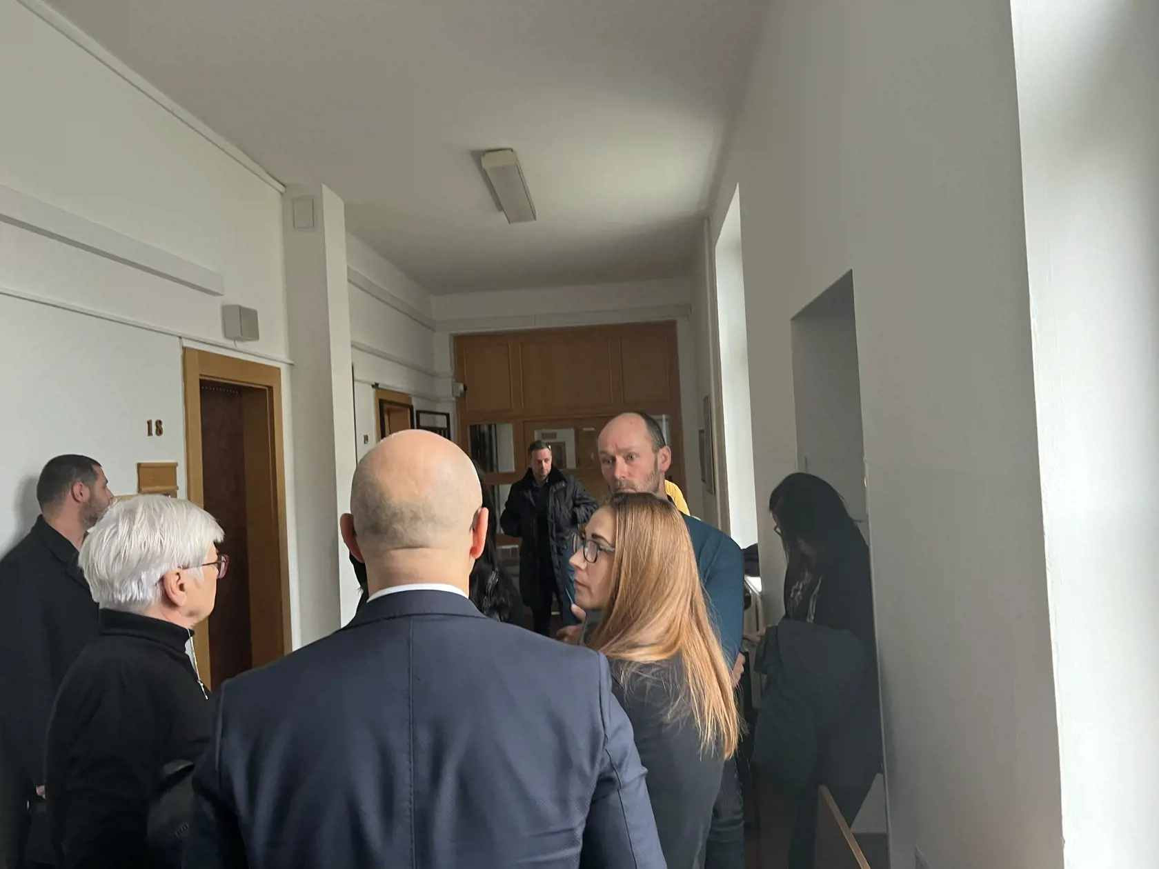 Rovnaké stanovisko zaujala aj prokurátorka s tým, že by mali byť pribratí znalci z oblasti mimo Banskobystrického kraja a navrhla aj vypracovanie ústavného znaleckého posudku.