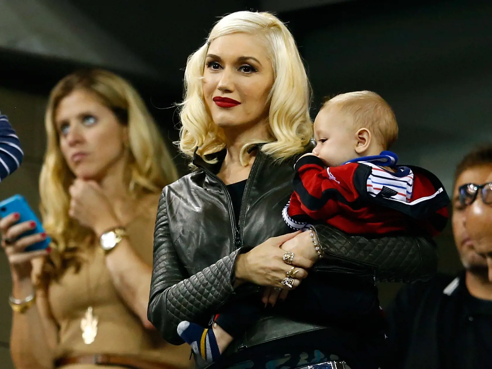 Gwen Stefani v roku 2014 s najmladším Apollom.