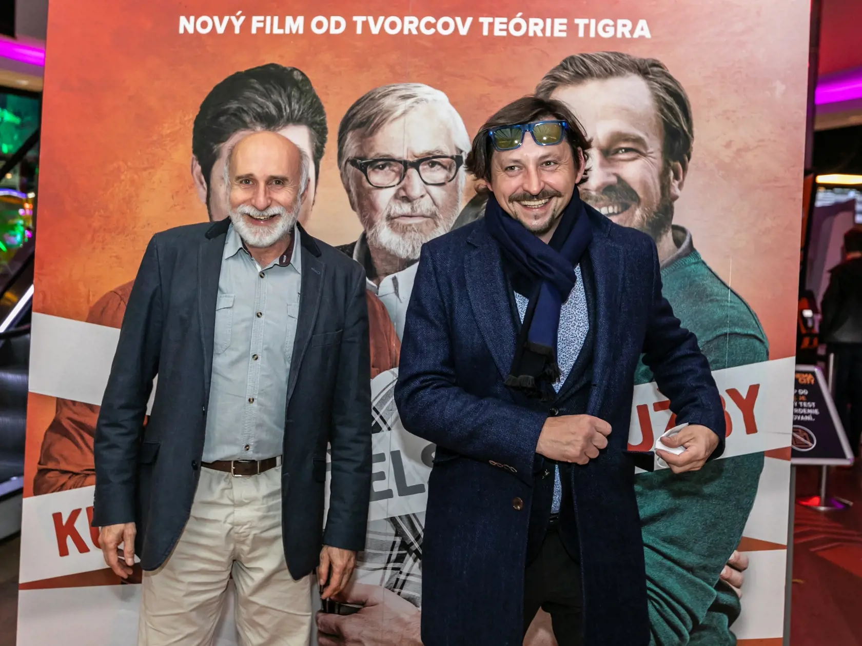 Premiéra filmu Kurz manželskej túžby v kine Eurovea. Na snímke je Peter Šimun a Lukáš Latinák. 