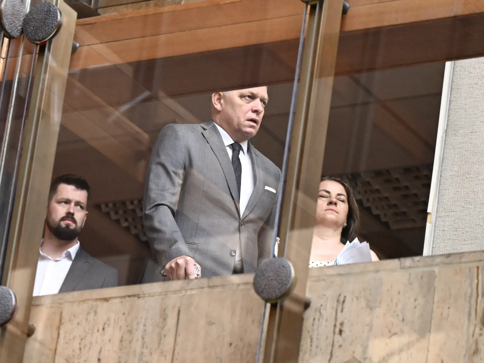 Na snímke predseda vlády SR Robert Fico (Smer-SD) prichádza na 42. rokovanie vlády SR 9. júla 2024 v Bratislave. FOTO TASR - Pavel Neubauer