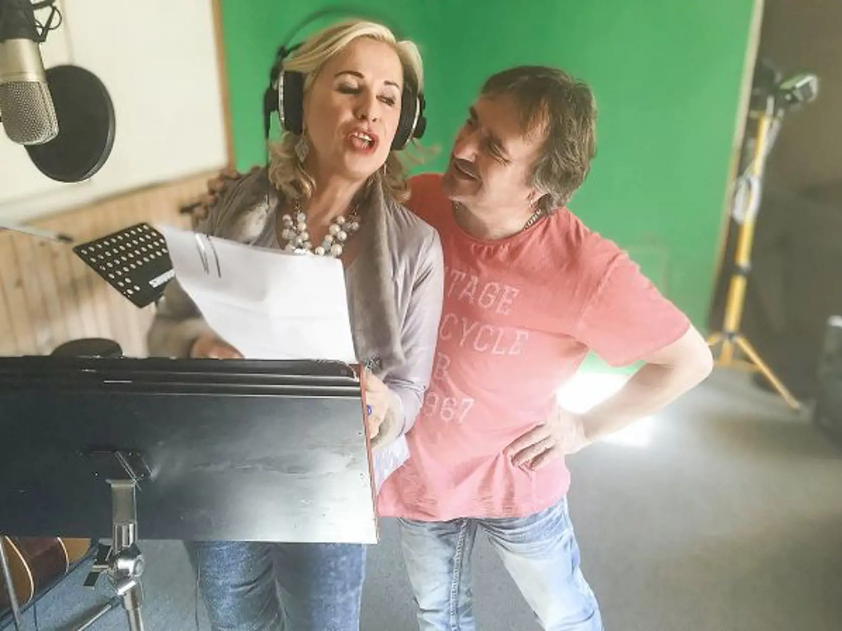 V štúdiu. Eva Máziková nahráva minulé leto aj nové pesničky.