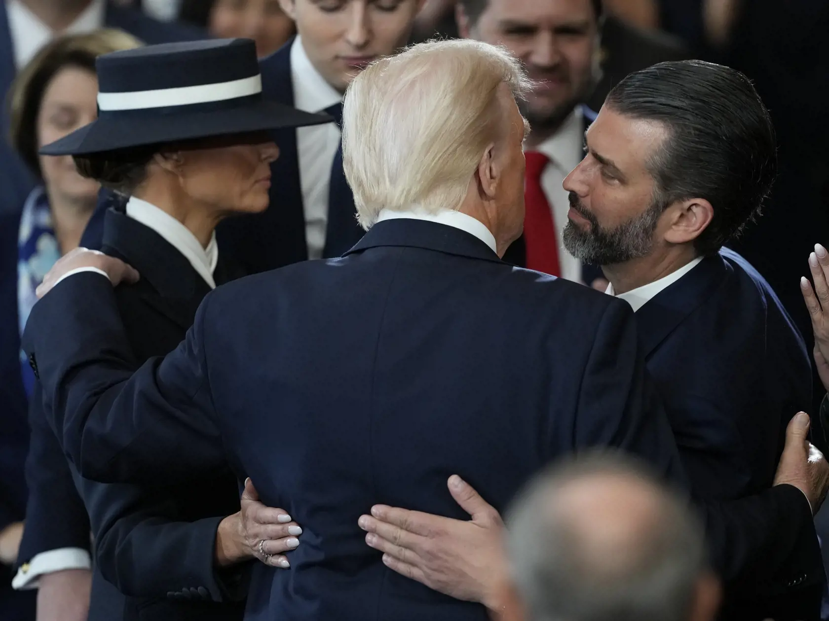 Počas inauguračného dňa, keď sa Melania rozhodla pre klobúk, ktorý jej zakrýval oči.