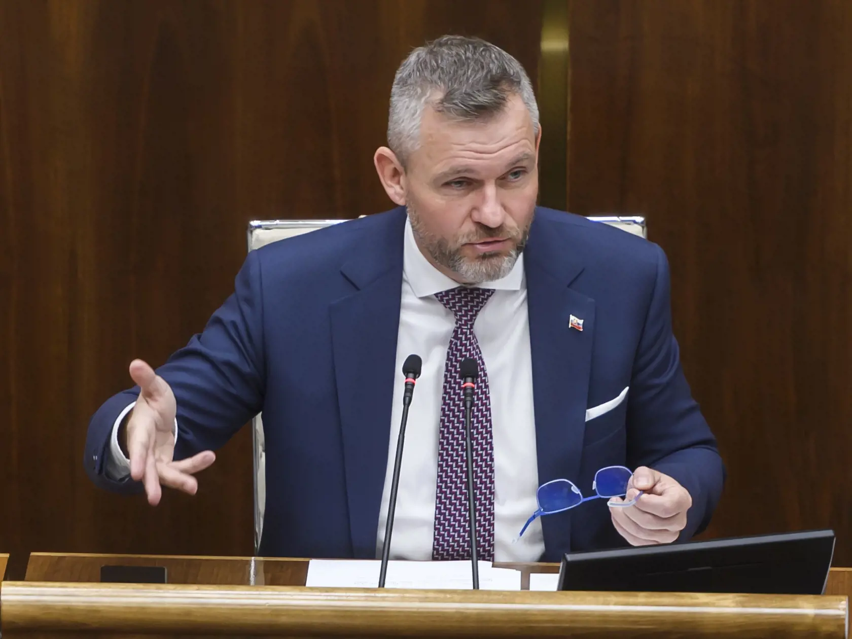 Na snímke predseda Národnej rady (NR) SR Peter Pellegrini (Hlas-SD) gestikuluje počas 2. schôdze parlamentu v Bratislave v utorok 14. novembra 2023. FOTO TASR - Jaroslav Novák