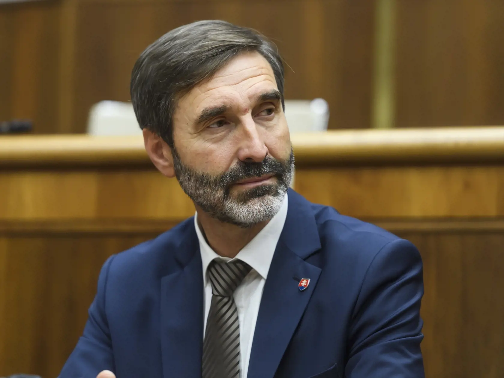 Na snímke minister zahraničných vecí a európskych záležitostí SR Juraj Blanár (Smer-SD) počas 3. chôdze NRSR k Programovému vyhláseniu vlády (PVV) SR v Bratislave 14. novembra 2023.