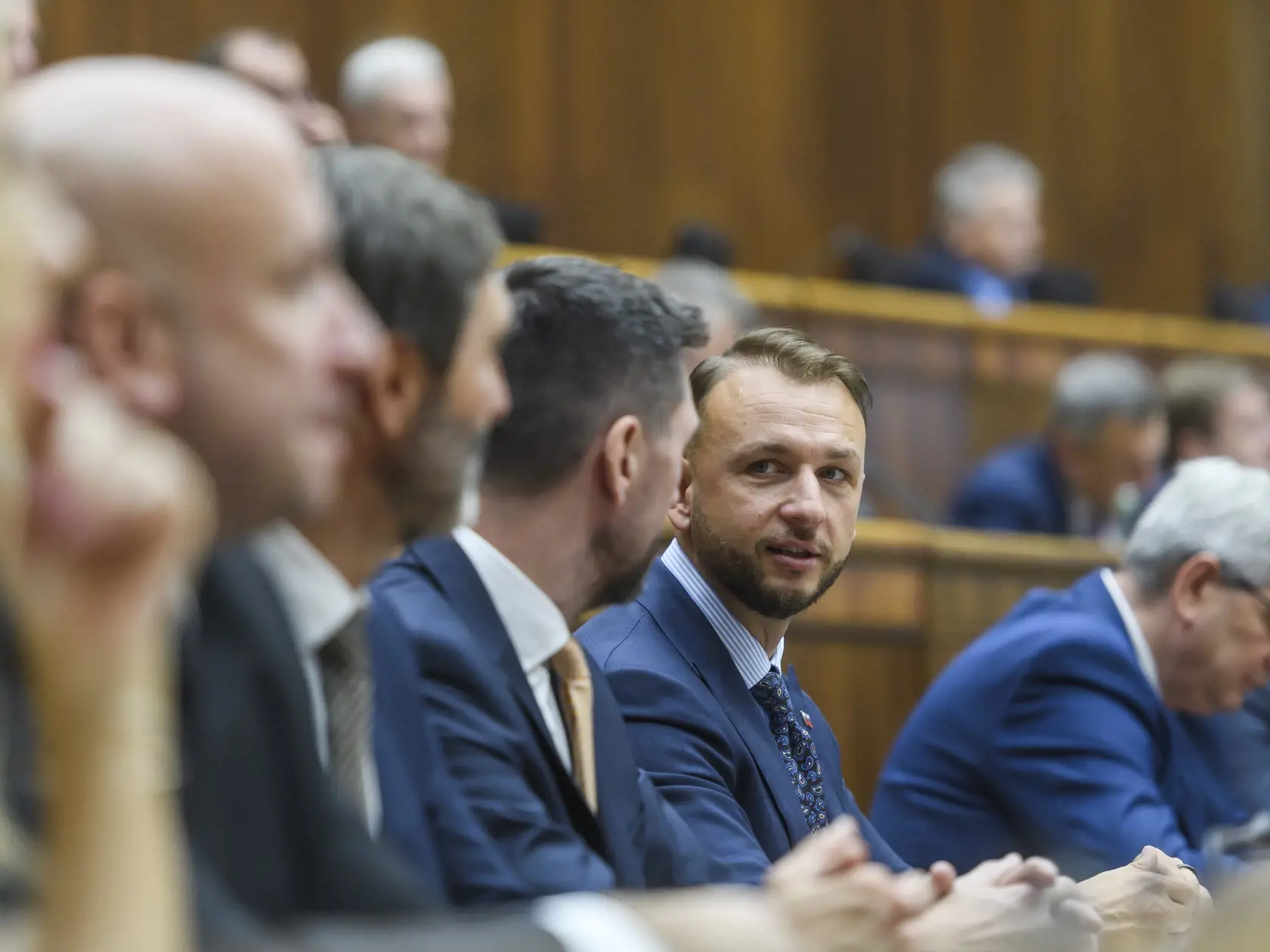 Na snímke uprostred minister vnútra SR Matúš Šutaj Eštok (Hlas-SD) počas 3. chôdze NRSR k Programovému vyhláseniu vlády (PVV) SR v Bratislave 14. novembra 2023.