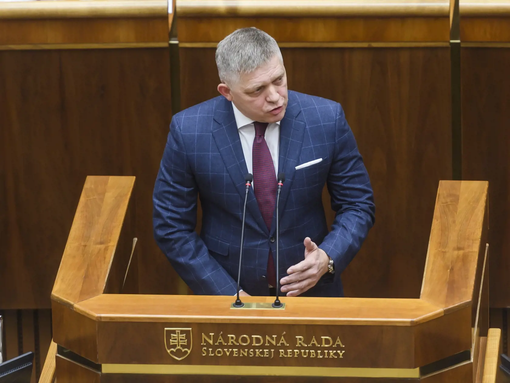 Na snímke predseda vlády SR Robert Fico (Smer-SD) vystupuje počas 3. chôdze NRSR k Programovému vyhláseniu vlády (PVV) SR v Bratislave 14. novembra 2023.