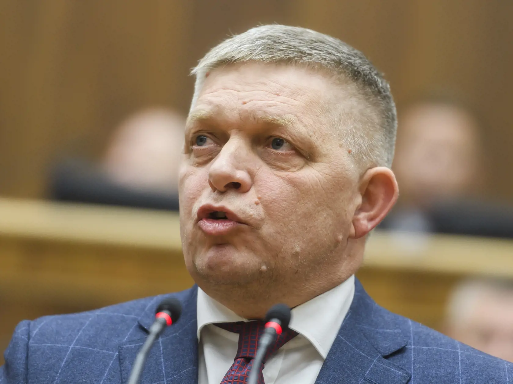 Na snímke predseda vlády SR Robert Fico (Smer-SD) vystupuje počas 3. chôdze NRSR k Programovému vyhláseniu vlády (PVV) SR v Bratislave 14. novembra 2023.