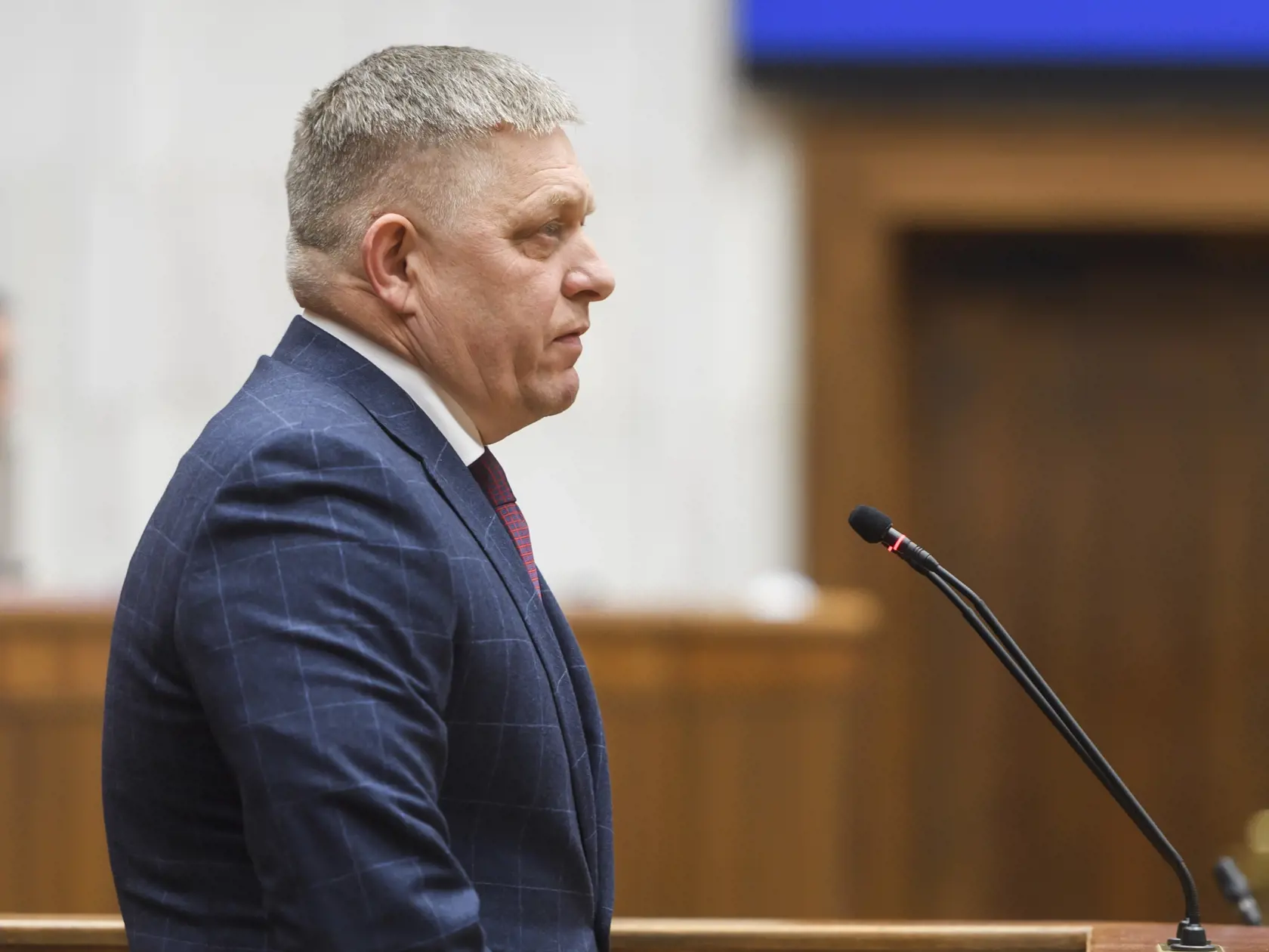 Na snímke predseda vlády SR Robert Fico (Smer-SD) vystupuje počas 3. chôdze NRSR k Programovému vyhláseniu vlády (PVV) SR v Bratislave 14. novembra 2023.