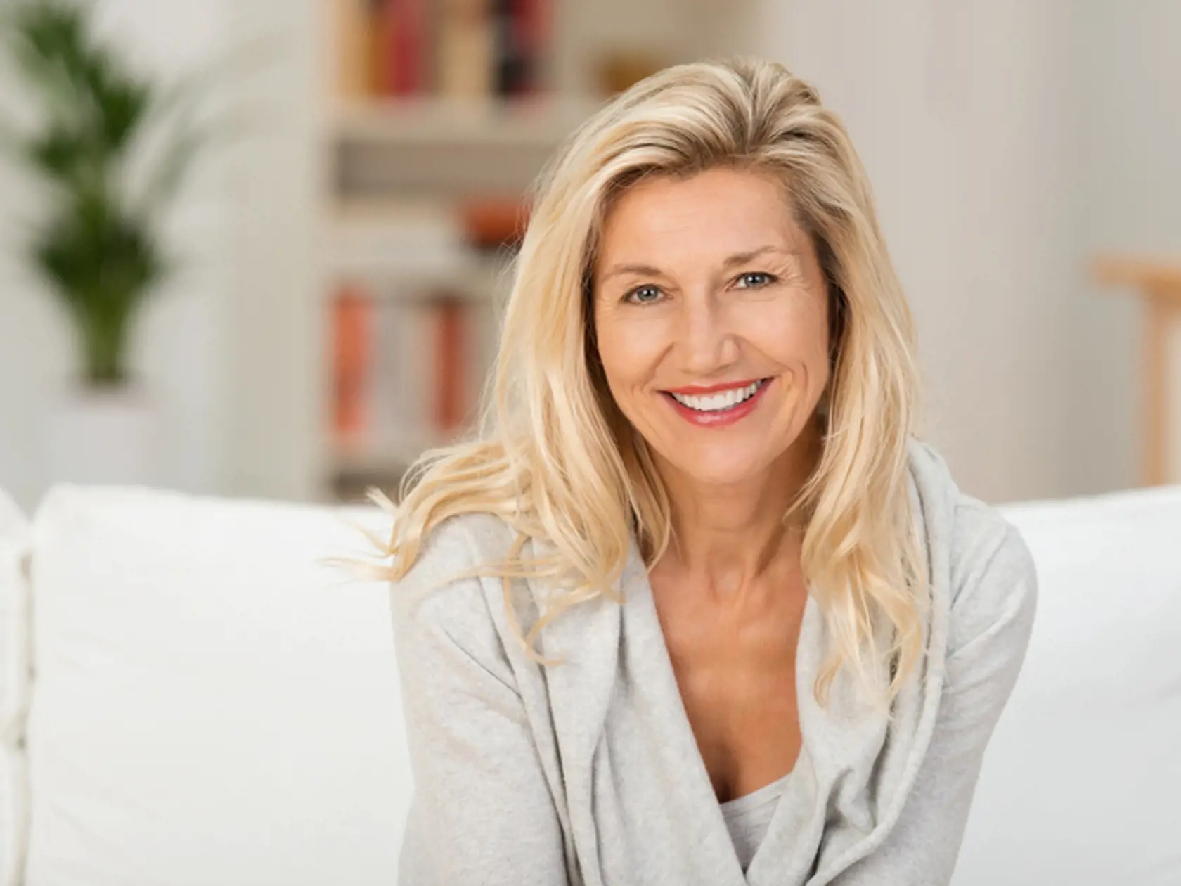 Až 60 percent žien v perimenopauze zažíva krátkodobé straty pamäte, strácajú schopnosť efektívne sa učiť a majú tažkosti so sústredením. Našťastie, tento dopad je iba dočasní a kognitívne schopnosti sa automaticky vrátia do normálu počas postmenopauzy.