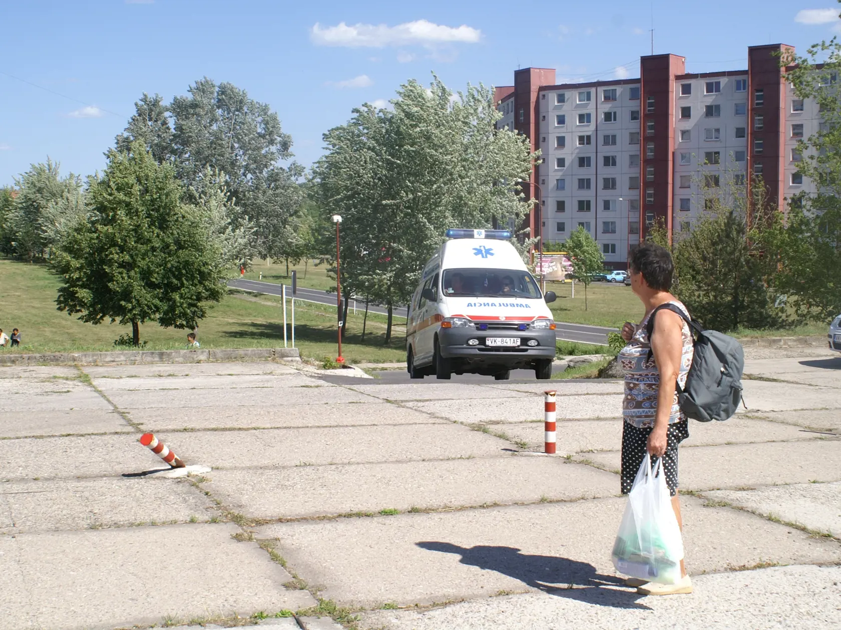 Nákladný výťah v obchodnom centre sa zrútil do šachty aj s predavačkou, archív 2007
