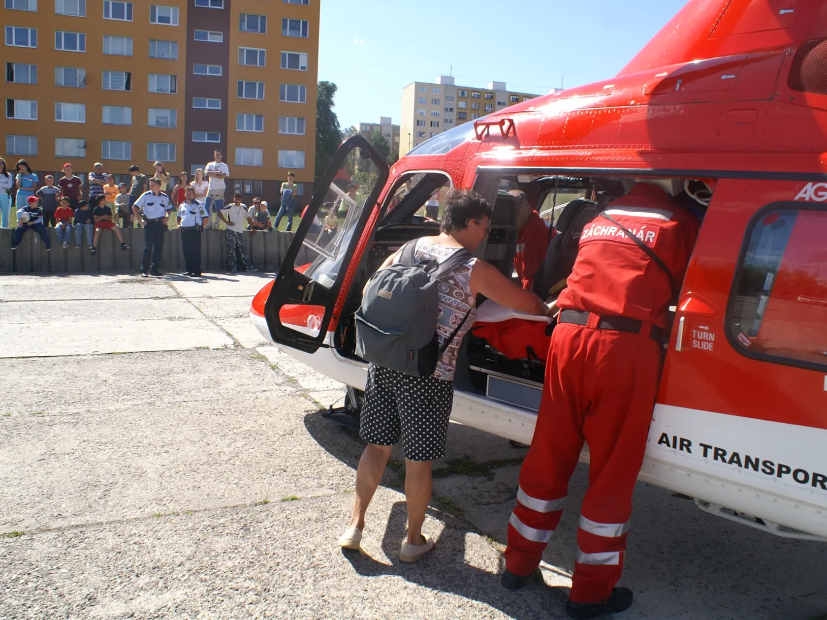 Nákladný výťah v obchodnom centre sa zrútil do šachty aj s predavačkou, archív 2007