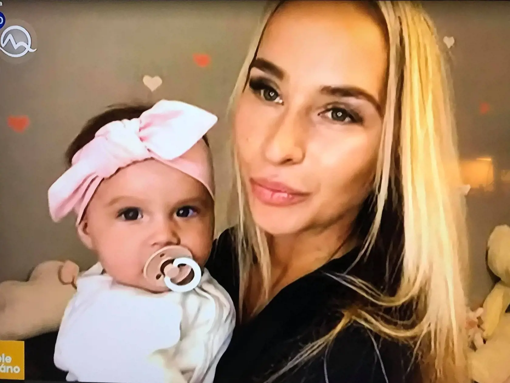Január 2021: Lucia Mokráňová prvýkrát ukázala dcérku v plnej paráde a rovno v živom vysielaní Telerána.