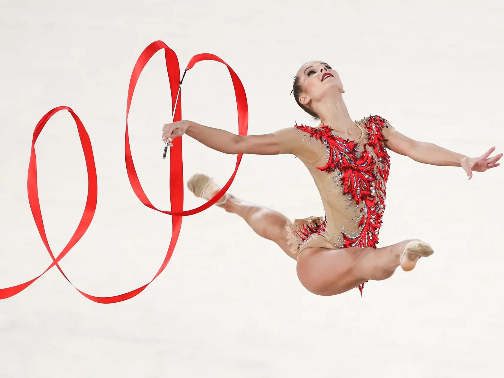 Alina Kabaevová – bývalá ruská gymnastka a viacnásobná majsterka sveta či olympijská šampiónka z Atén v roku 2004. Od roku 2005 sa angažovala v politike, v rokoch 2007 až 2014 bola poslankyňou ruského parlamentu. Neskôr odišla z politiky a angažuje sa v mediálnej sfére.