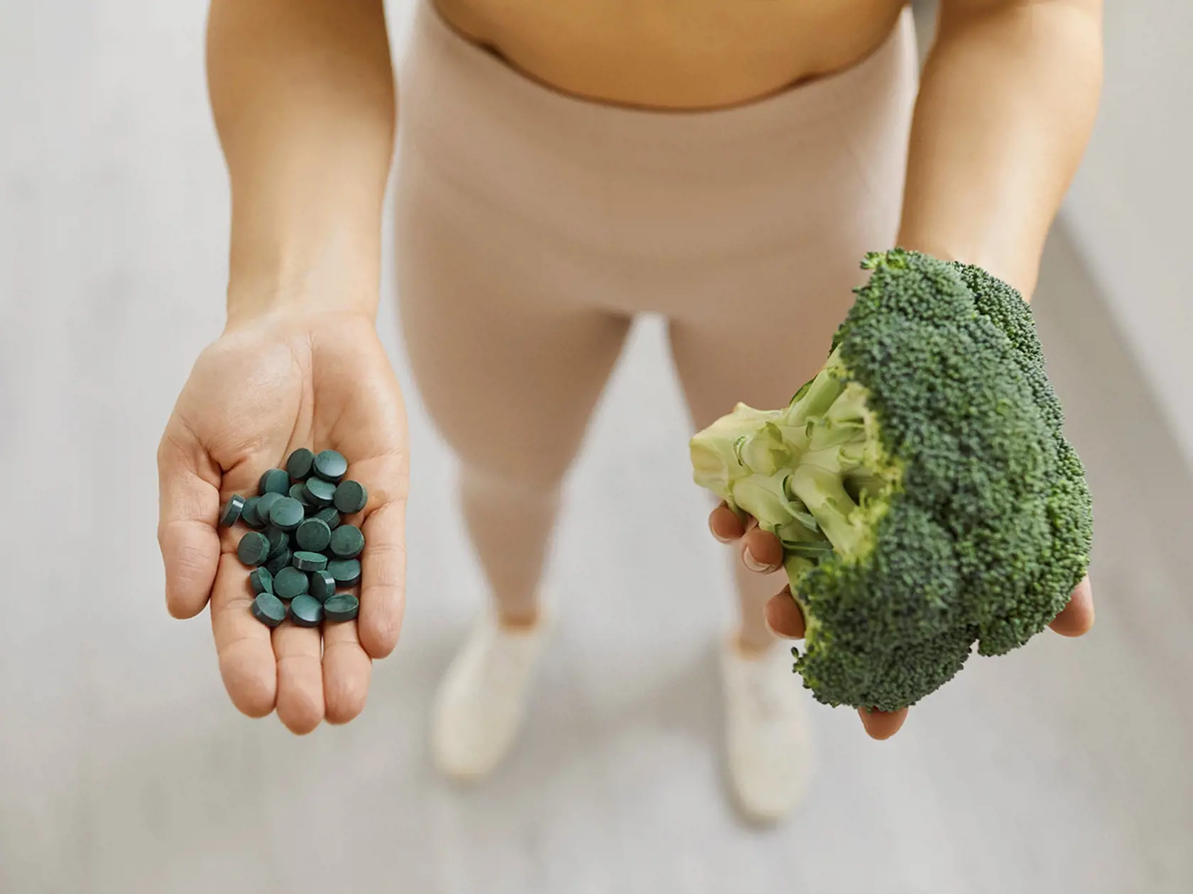 Detoxikácia znamená prečistenie, lepšie povedané, zbavenie tela škodlivých a odpadových látok. K detoxikačným orgánom patrí najmä pečeň, črevá, pľúca, obličky, pokožka a lymfatický systém.