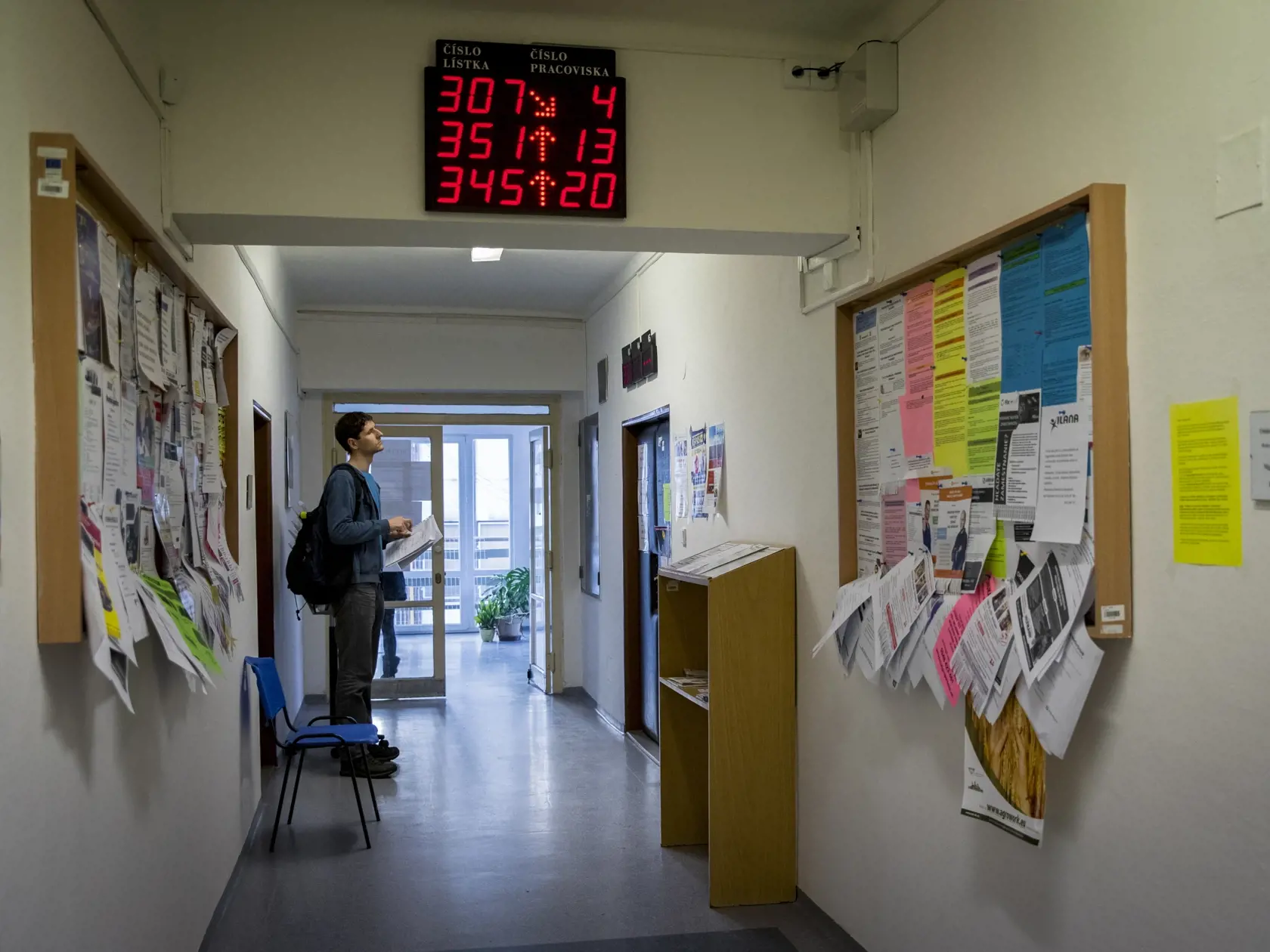 Vznik nároku na dávku v nezamestnanosti bude podmienený najmenej dvomi rokmi poistenia v nezamestnanosti za posledné štyri roky.