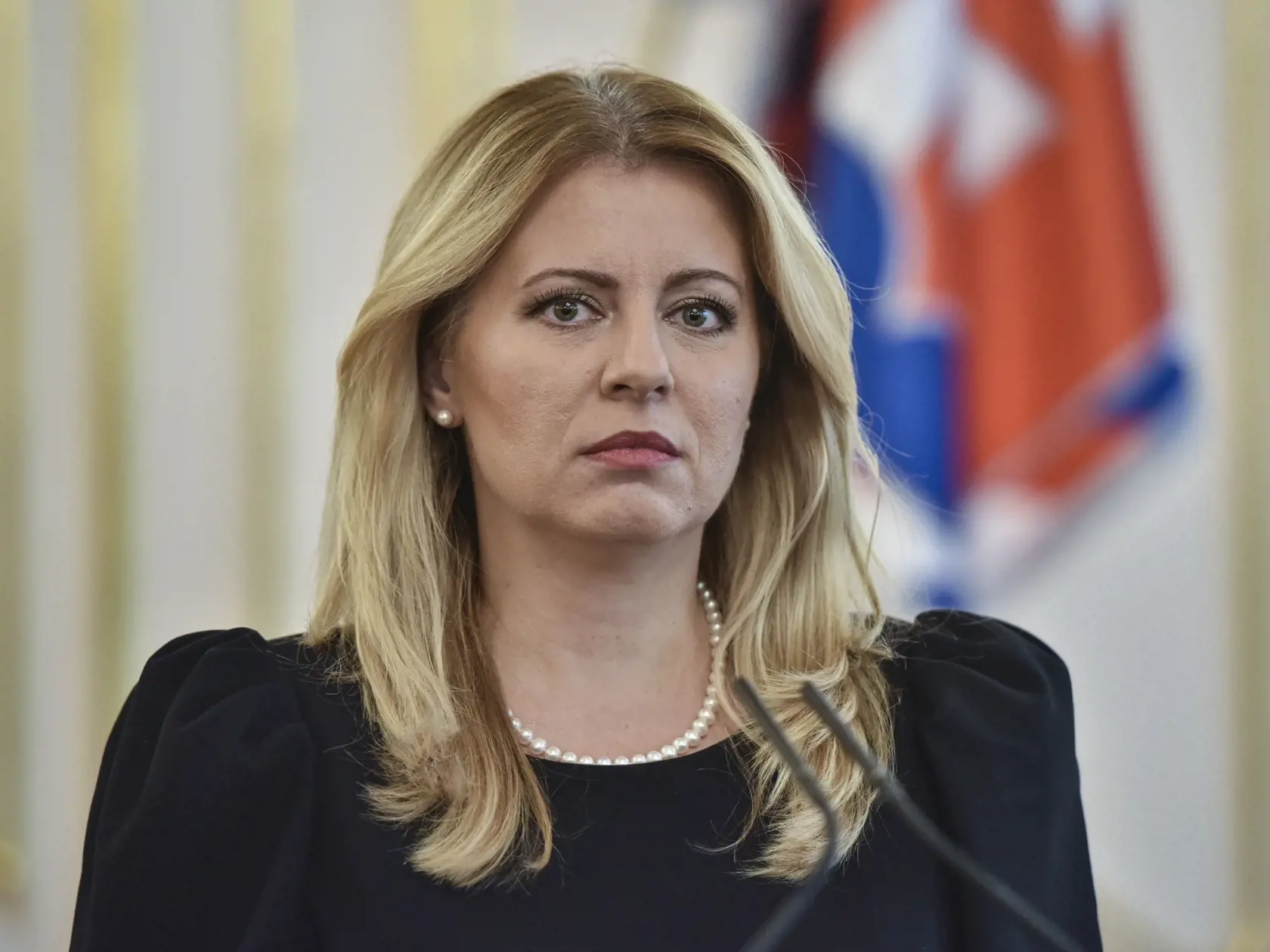 Na snímke prezidentka SR Zuzana Čaputová počas vyhlásenia po stretnutí s ministerkou vnútra Denisou Sakovou (SMER-SD), prezidentom Policajného zboru SR Milanom Lučanským a 1. námestníčkou generálneho prokurátora SR Vierou Kováčikovou, 18. októbra 2019 v Bratislave. FOTO TASR - Pavol Zachar