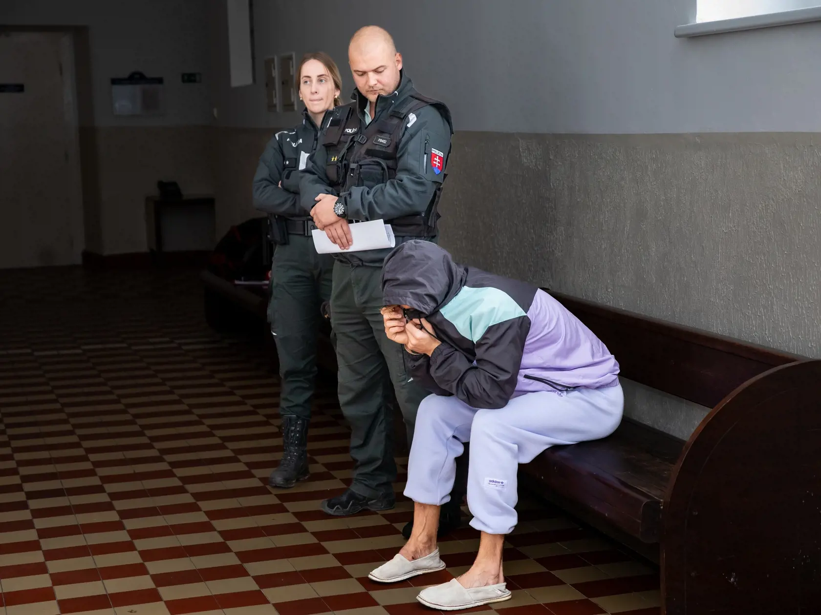 35-ročný muž, ktorého neuvážený čin spôsobil veľké škody, sa dnes postavil pred súd.