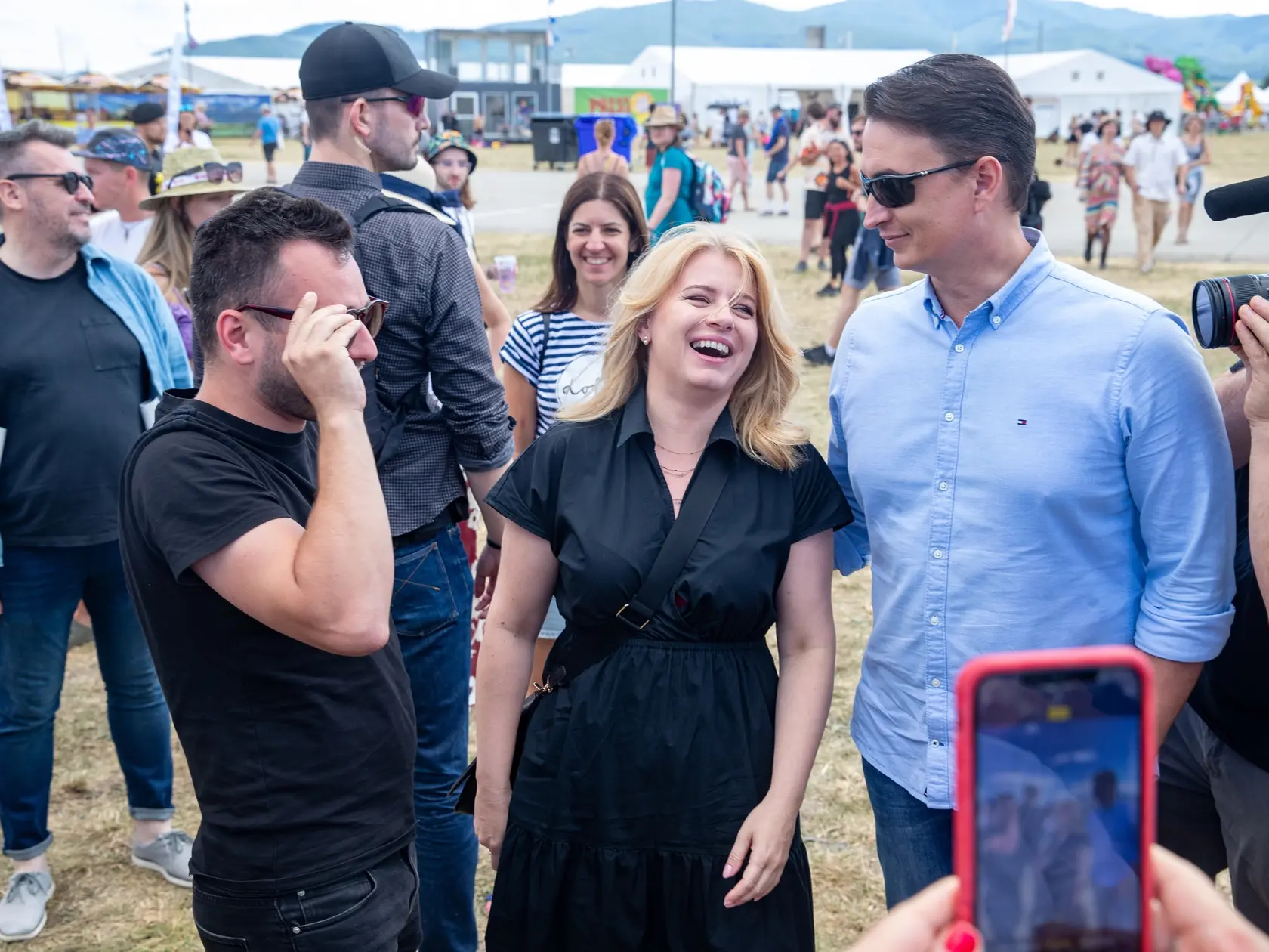 Zuzana Čaputová v spoločnosti svojho partnera Juraja Rizmana (vpravo).