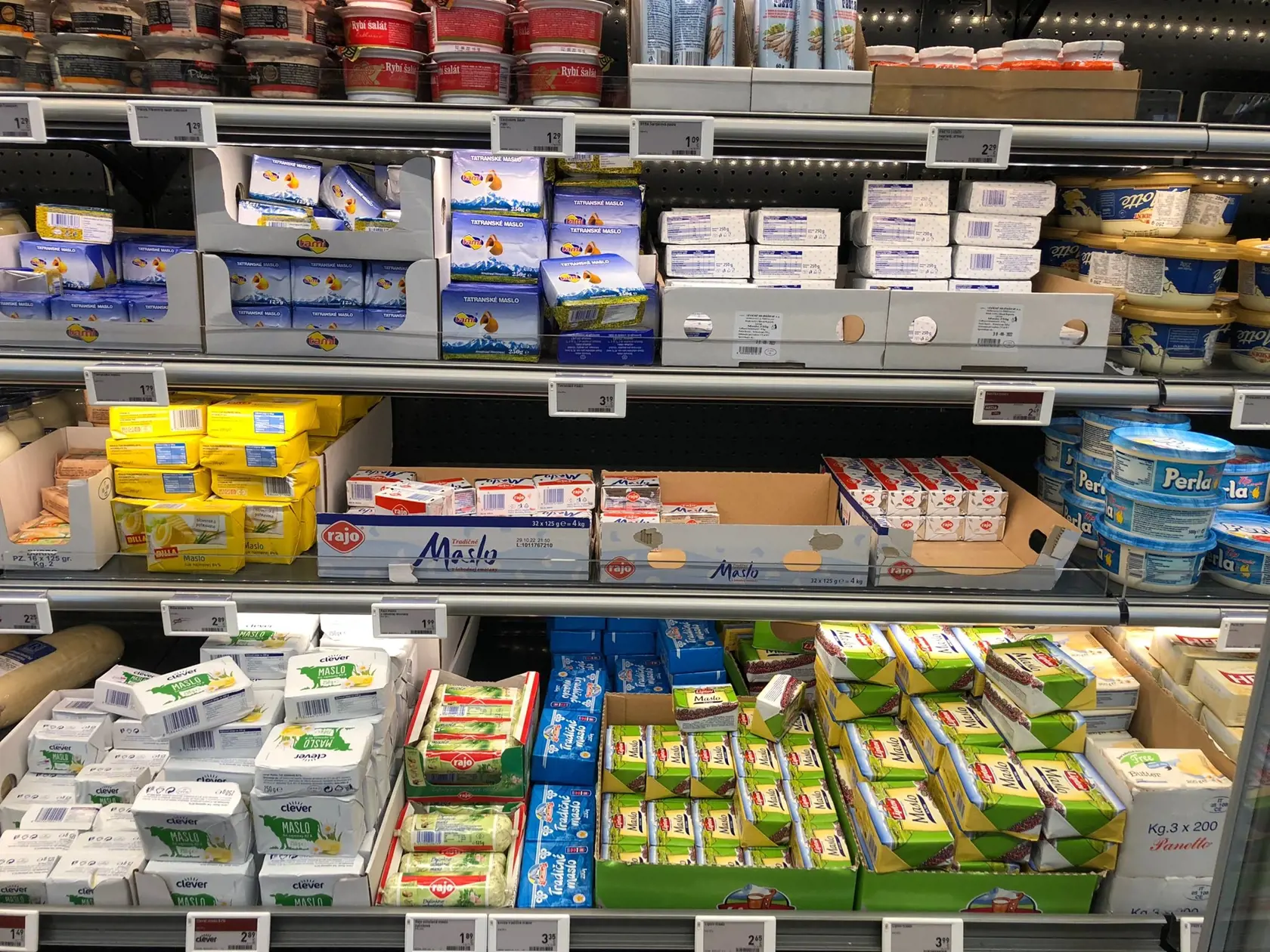 Ceny potravín na Slovensku v predajni Billa.