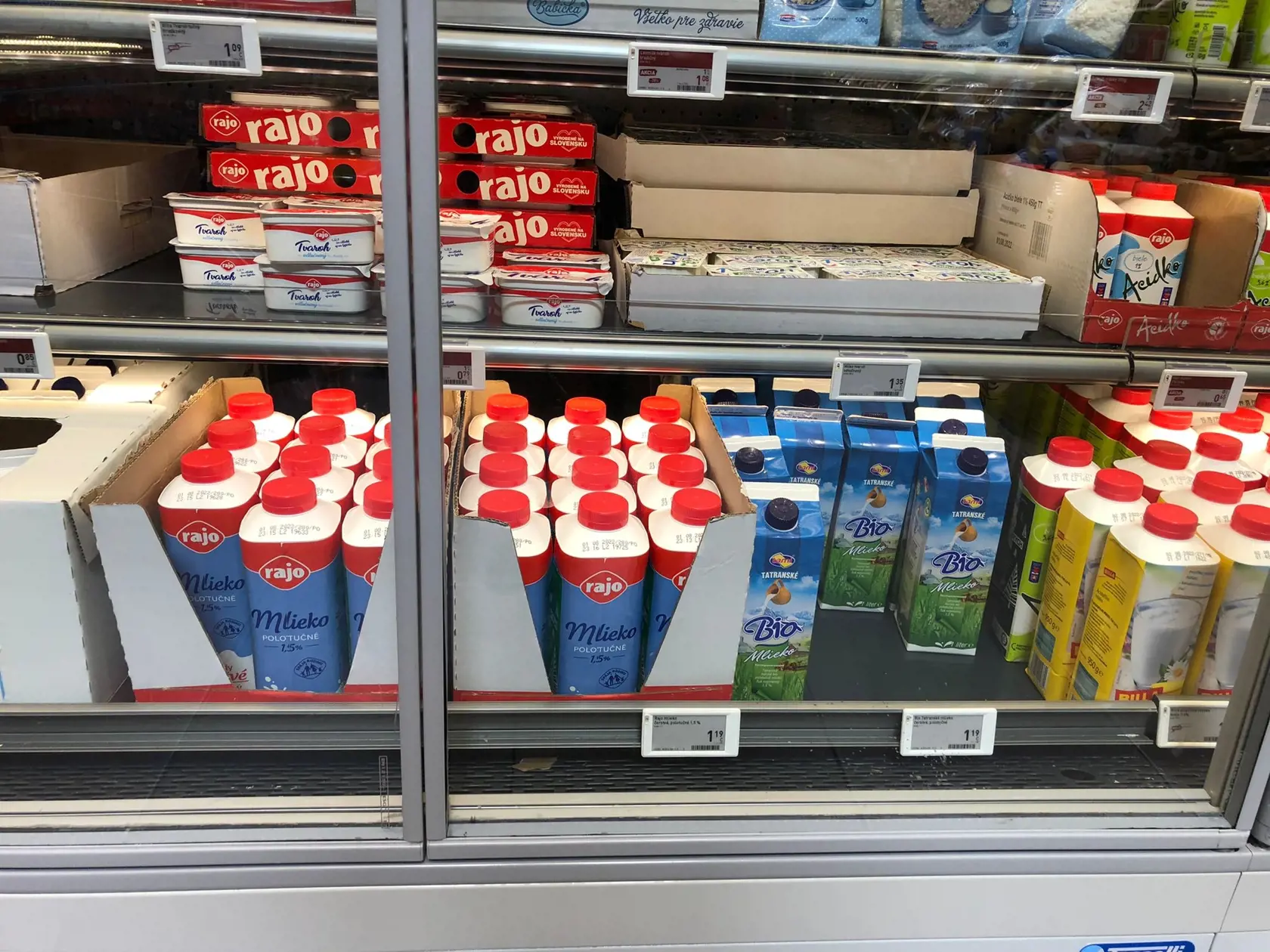 Ceny potravín na Slovensku v predajni Billa.