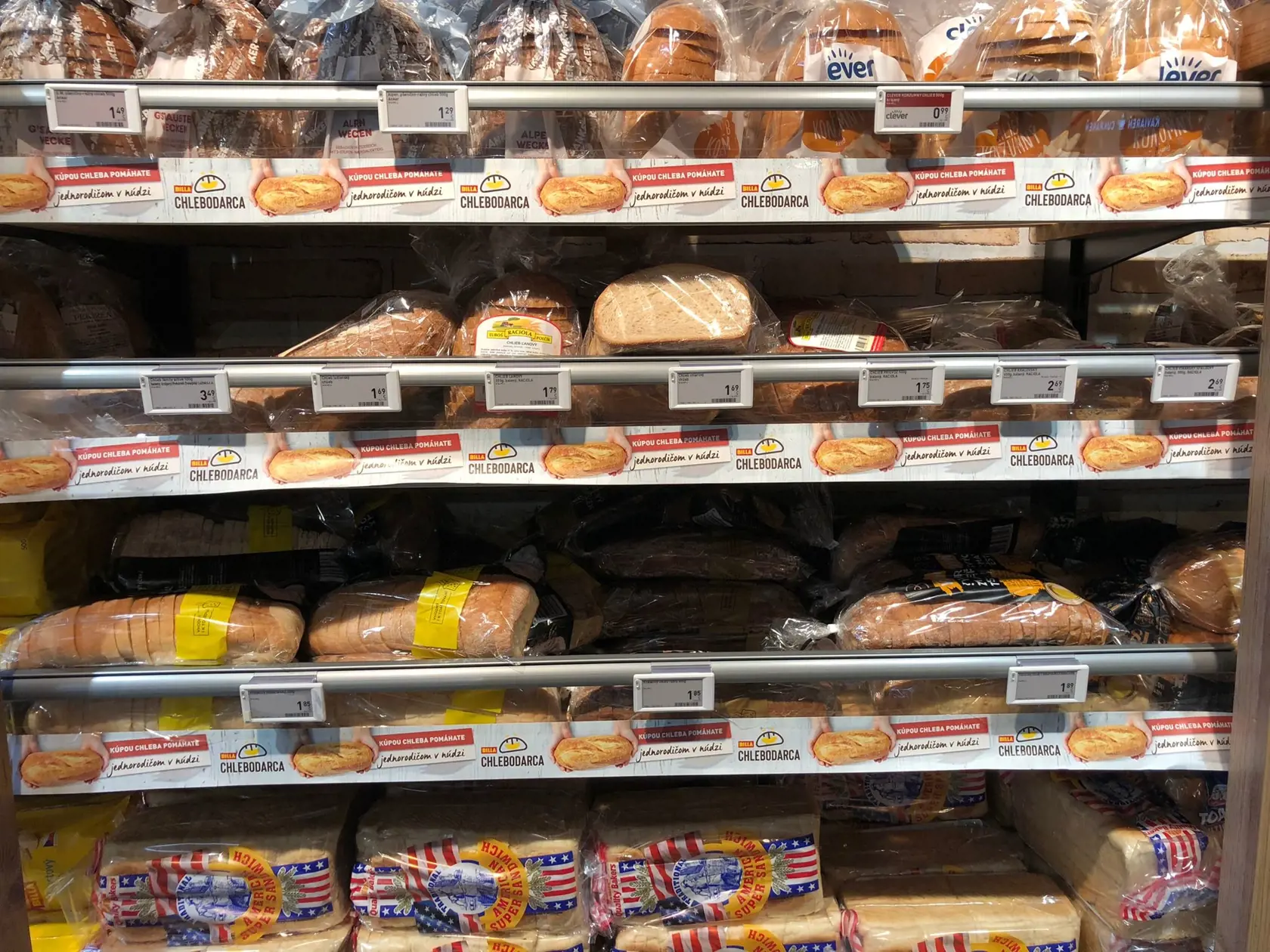 Ceny potravín na Slovensku v predajni Billa.