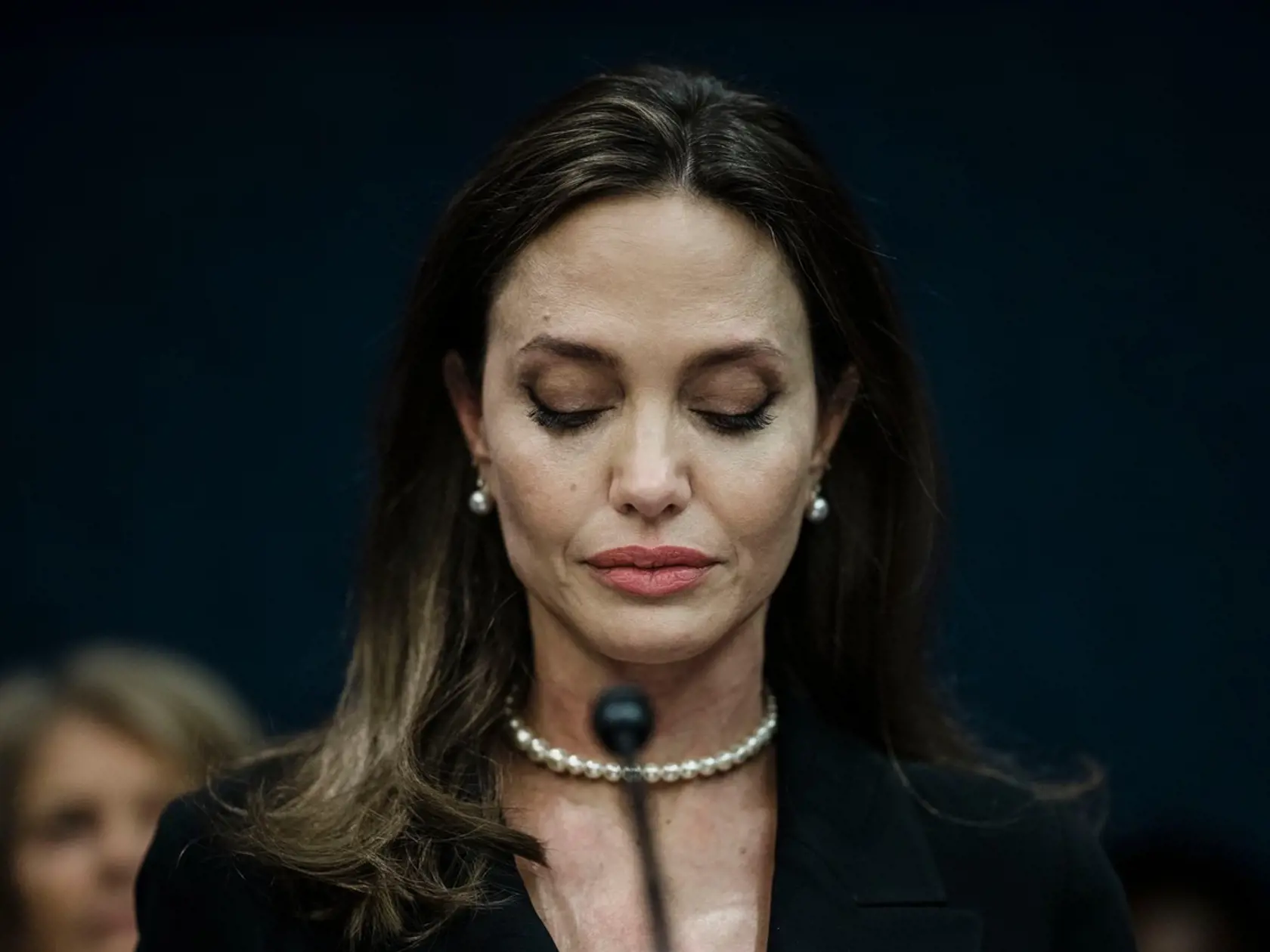 Najnovšie fotky Angeliny Jolie. Pôsobí utrápene!