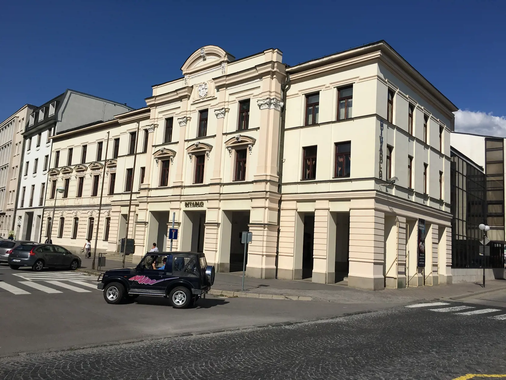 Teraz tam sídli Divadlo Jozefa Gregora Tajovského.