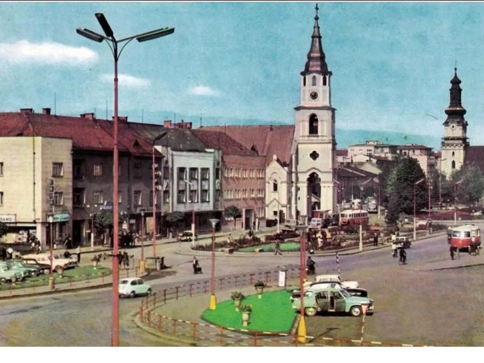 Námestie v 70. rokoch minulého storočia.