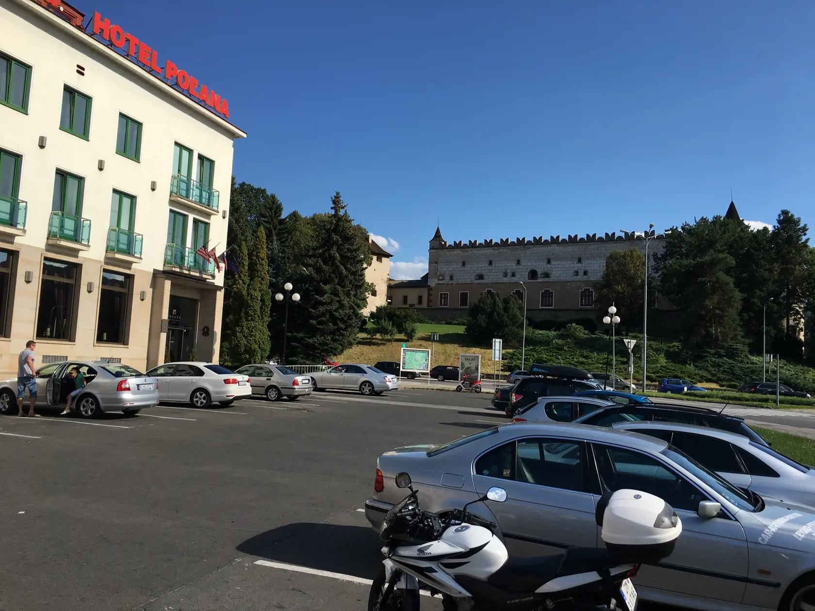 Odvtedy sa zmenilo kadečo, ale päťcípa hviezda nad zámkom dnes určite nie je.