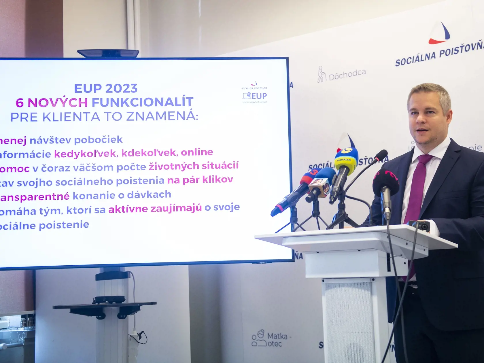 Na snímke generálny riaditeľ Sociálnej poisťovne Michal Ilko počas tlačovej konferencie na tému – Elektronický účet poistenca 16. augusta 2023 v Bratislave. FOTO TASR – Jakub Kotian

