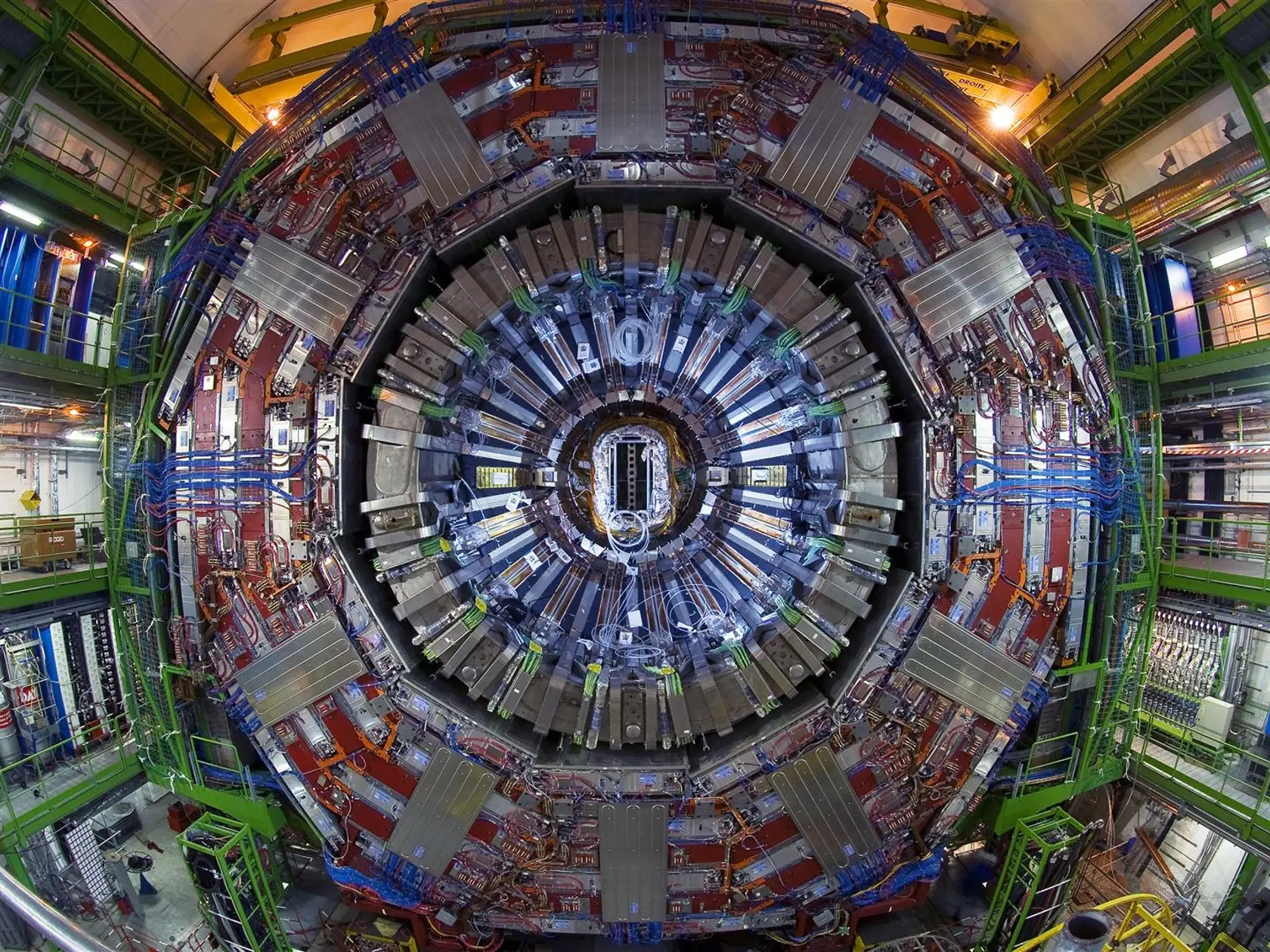 Tím Martina Venharta chce preskúmať, prečo sú atómové jadrá deformované. Ide o nákladný výskum, pri ktorom časť experimentov musia urobiť v CERN-e. Aj preto potrebujú získať finančné prostriedky z európskych ERC grantov.