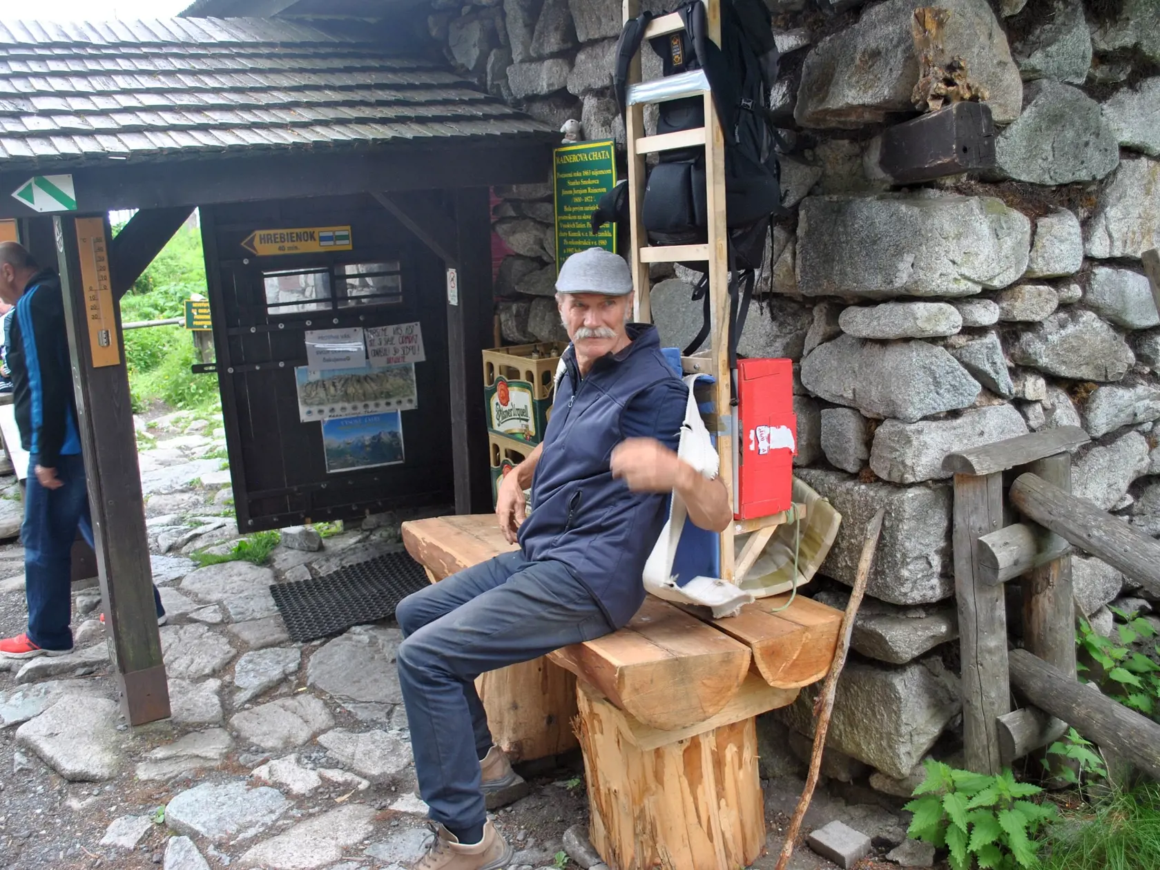 Peter Petras si zarobil na obnovu Rainerky ako nosič.