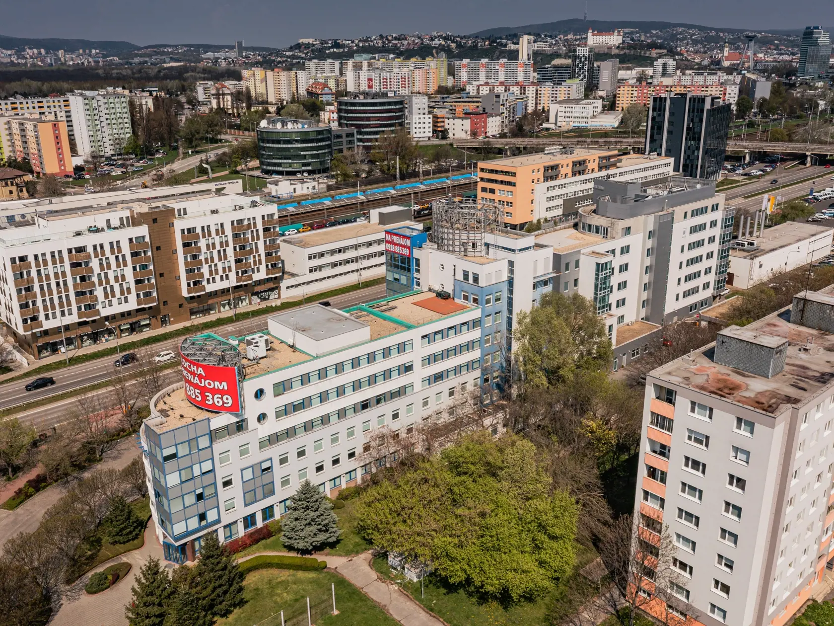 Dvojizbové byty sa vlani predávali ako teplé rožky.