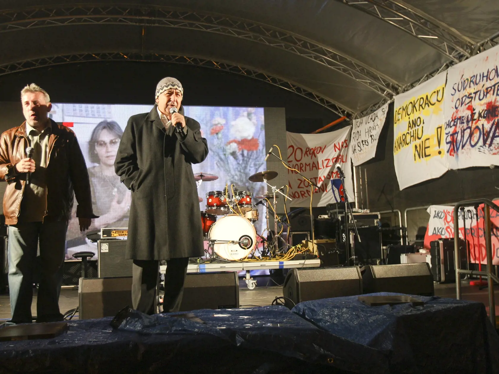 Spomienkový koncert k 25. výročiu nežnej revolúie na Hviezdoslavovom námestí