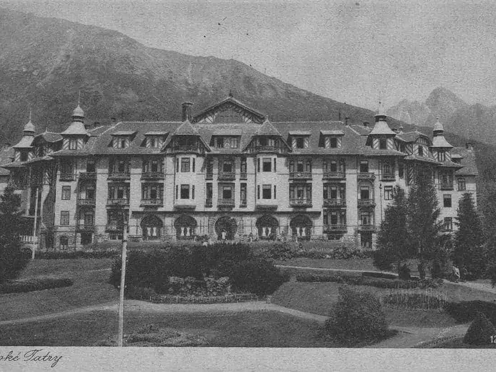 Historický grandhotel v Starom Smokovci si aj po mnohých rokoch zachoval svoj horský štýl.
