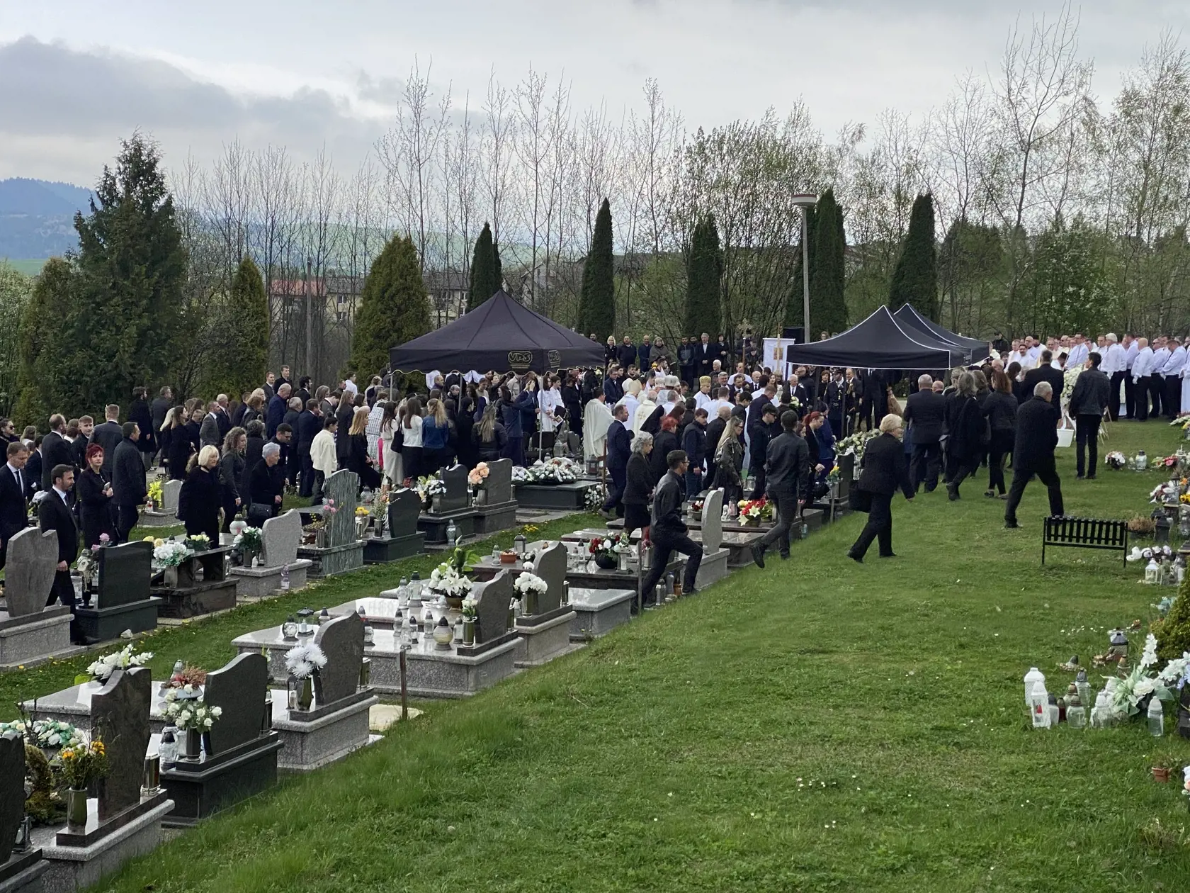 Pohreb troch obetí tragickej havárie pri Spišskej Kapitule v sobotu 6. 4. 2024.