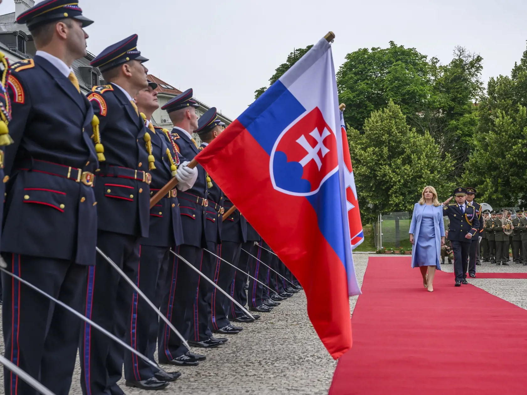 Na snímke prezidentka SR Zuzana Čaputová počas záverečnej prehliadky Čestnej stráže v Prezidentskej záhrade v Bratislave 14. júna 2024. FOTO TASR - Jaroslav Novák