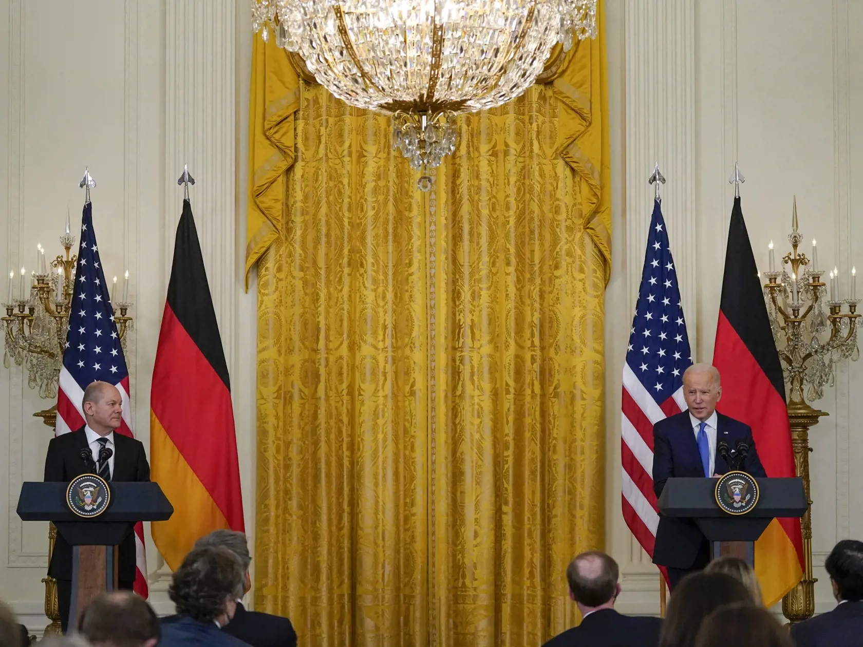 KK59 Washington - Americký prezident Joe Biden (vpravo) a nemecký kancelár Olaf Scholz počas tlačovej konferencie 7. februára 2022 vo Washingtone. FOTO TASR/AP
President Joe Biden speaks during a joint news conference with German Chancellor Olaf Scholz in the East Room of the White House, Monday, Feb. 7, 2022, in Washington. (AP Photo/Alex Brandon)