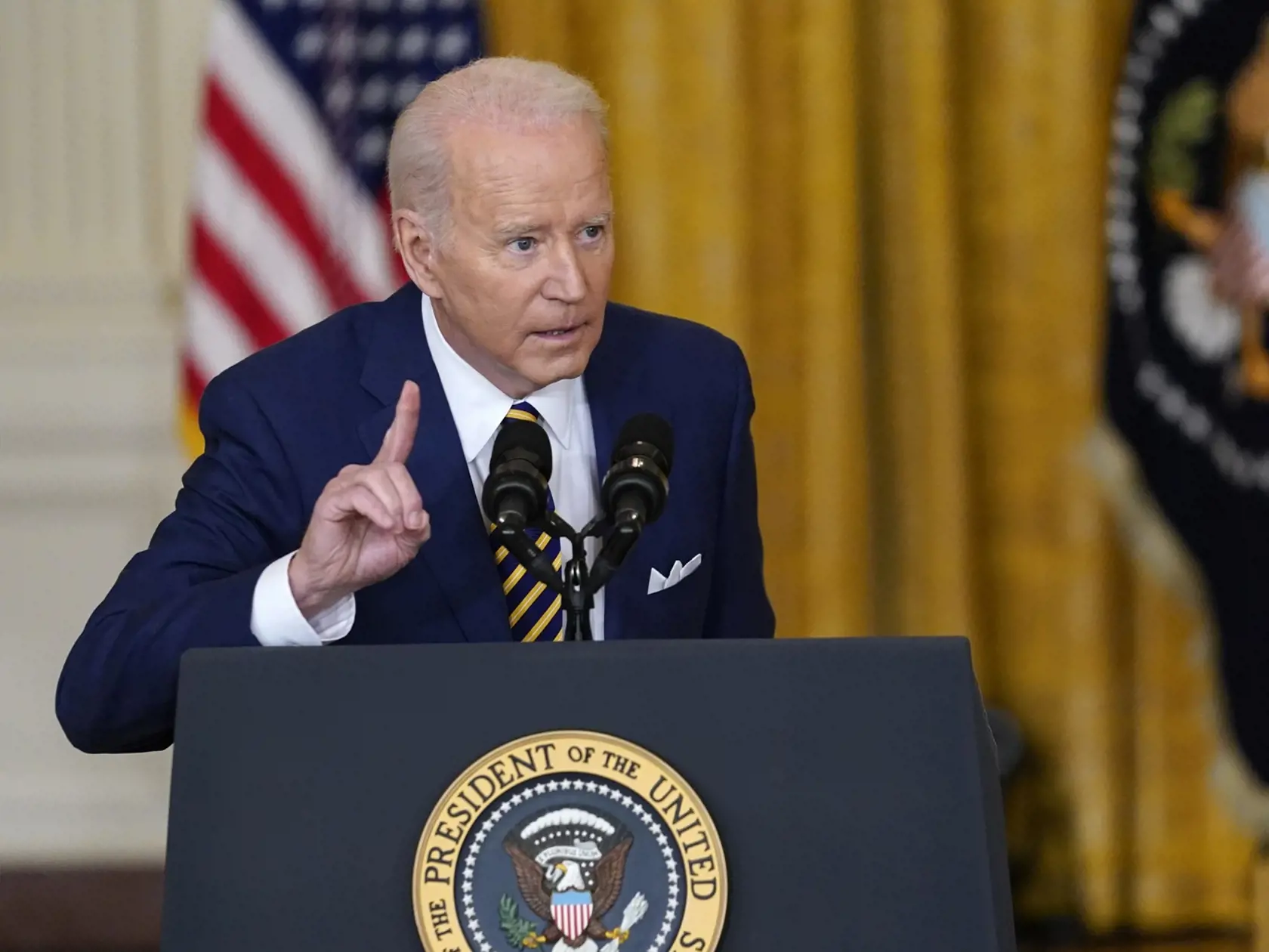 KK27 Washington - Americký prezident Joe Biden hovorí počas tlačovej konferencie pri príležitosti svojho prvého roku v úrade 19. januára 2022 vo Washingtone. FOTO TASR/AP
President Joe Biden speaks during a news conference in the East Room of the White House in Washington, Wednesday, Jan. 19, 2022. (AP Photo/Susan Walsh)