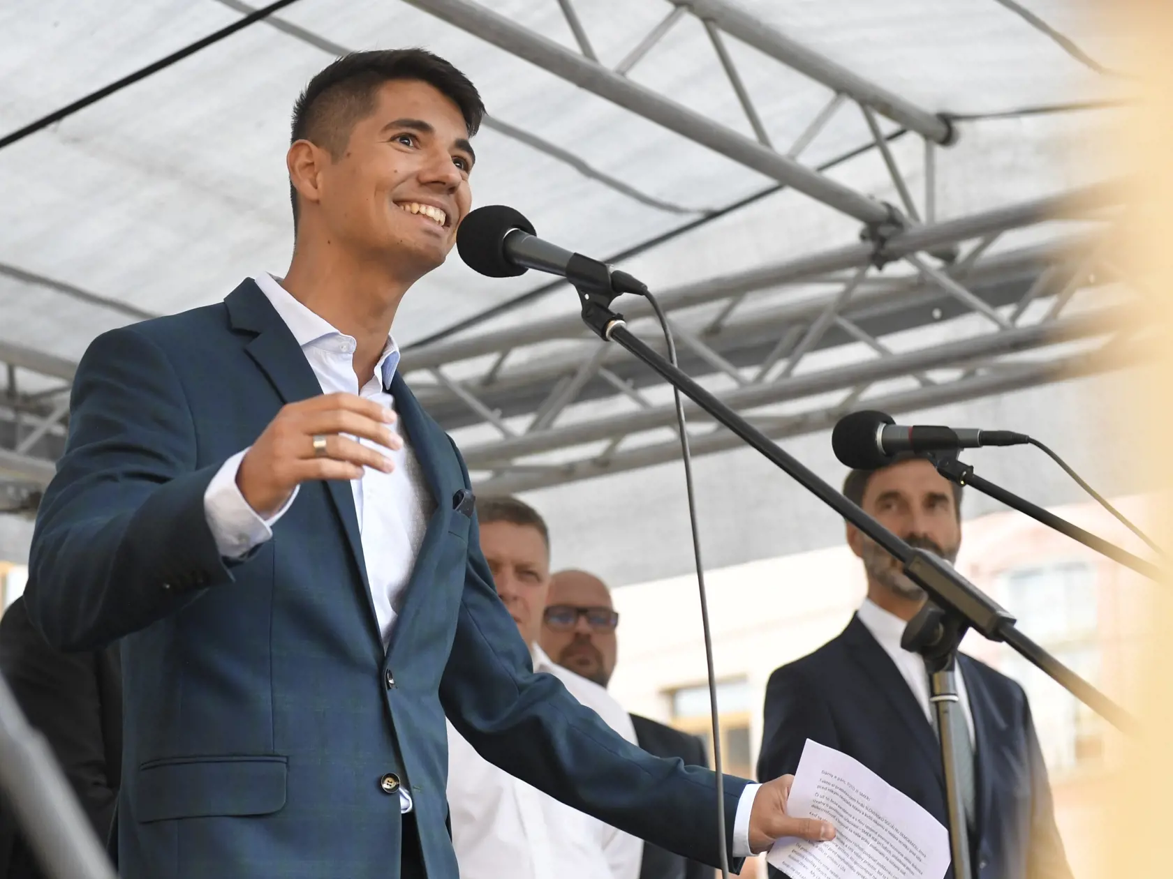 Erik Kaliňák (Smer) počas protivládneho protestu na Hlavnej ulici v Košiciach 1. septembra 2022.