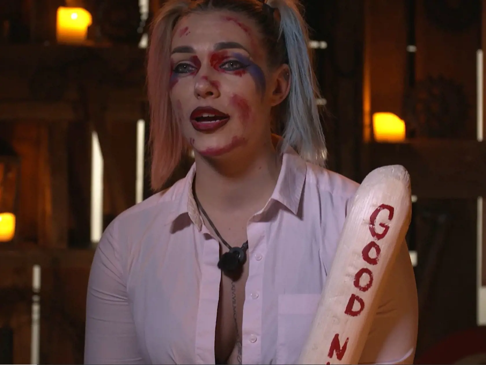 Dagmar bola Harley Quinn.