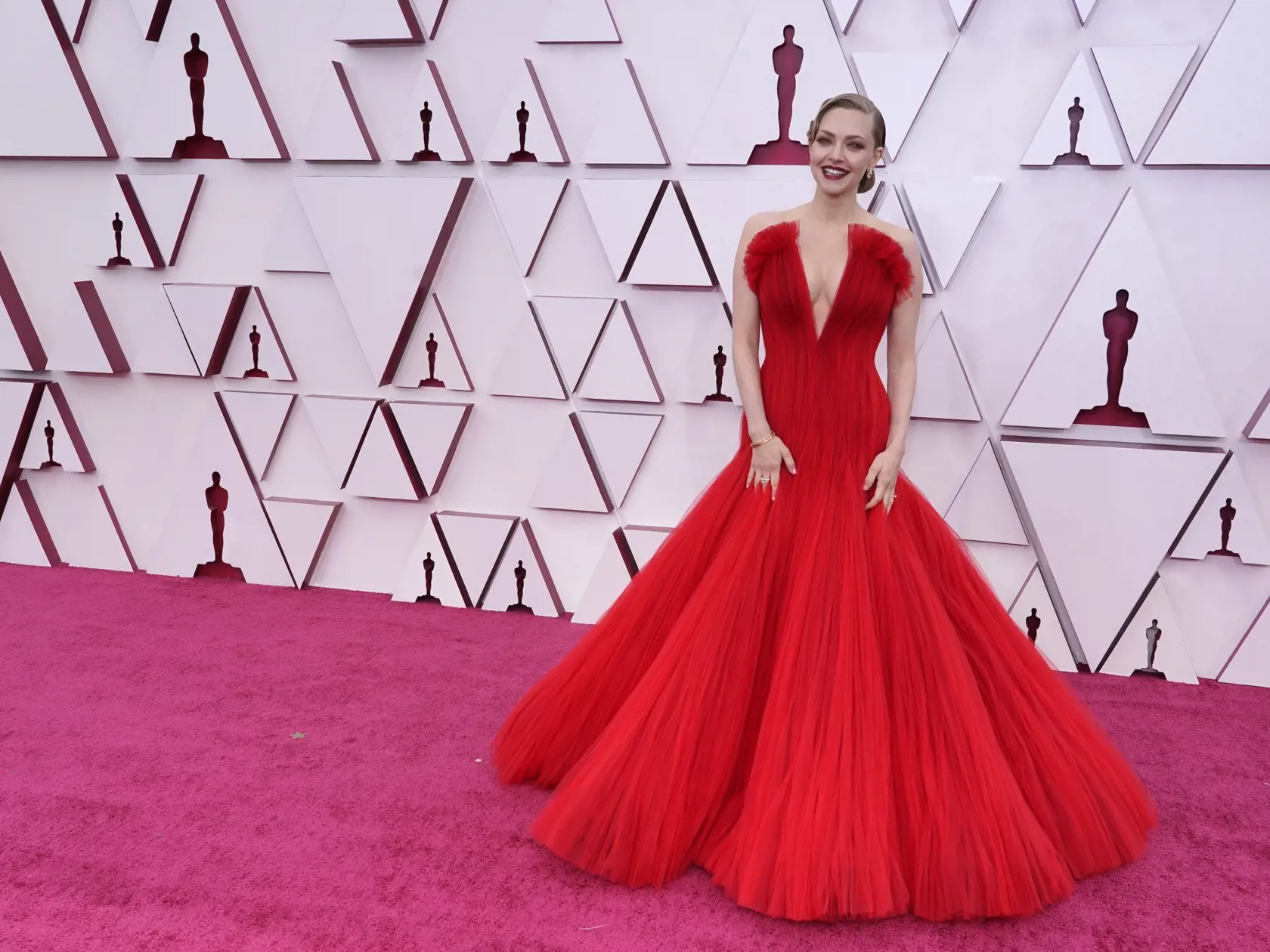 KK48 Los Angeles - Amanda Seyfriedová prichádza na 93. ročník udeľovania filmových cien Oscar 25. apríla 2021 na železničnej stanici Union Station v Los Angeles. FOTO TASR/AP
Amanda Seyfried arrives at the Oscars on Sunday, April 25, 2021, at Union Station in Los Angeles. (AP Photo/Chris Pizzello, Pool)
