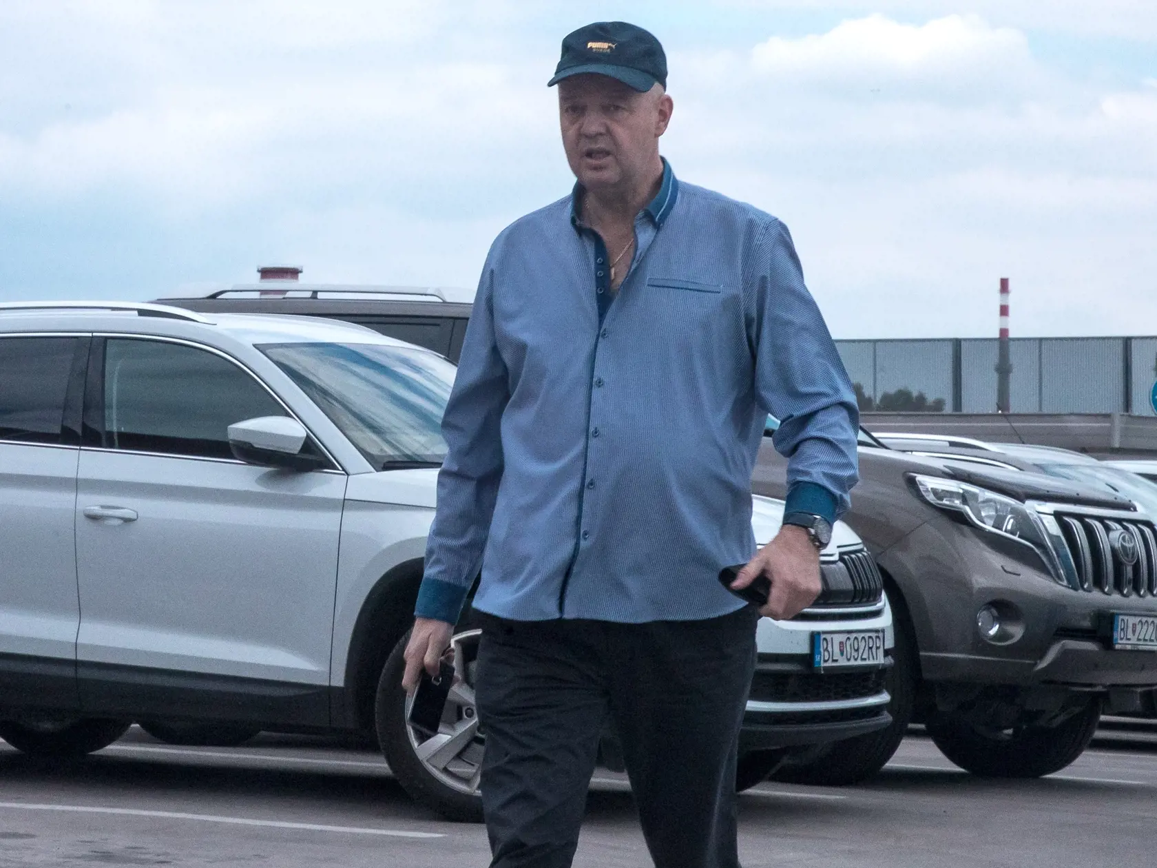 Pavol Rusko sa v civile pohybuje bez saka a kravaty. Niekedy pôsobí pomerne strhano.