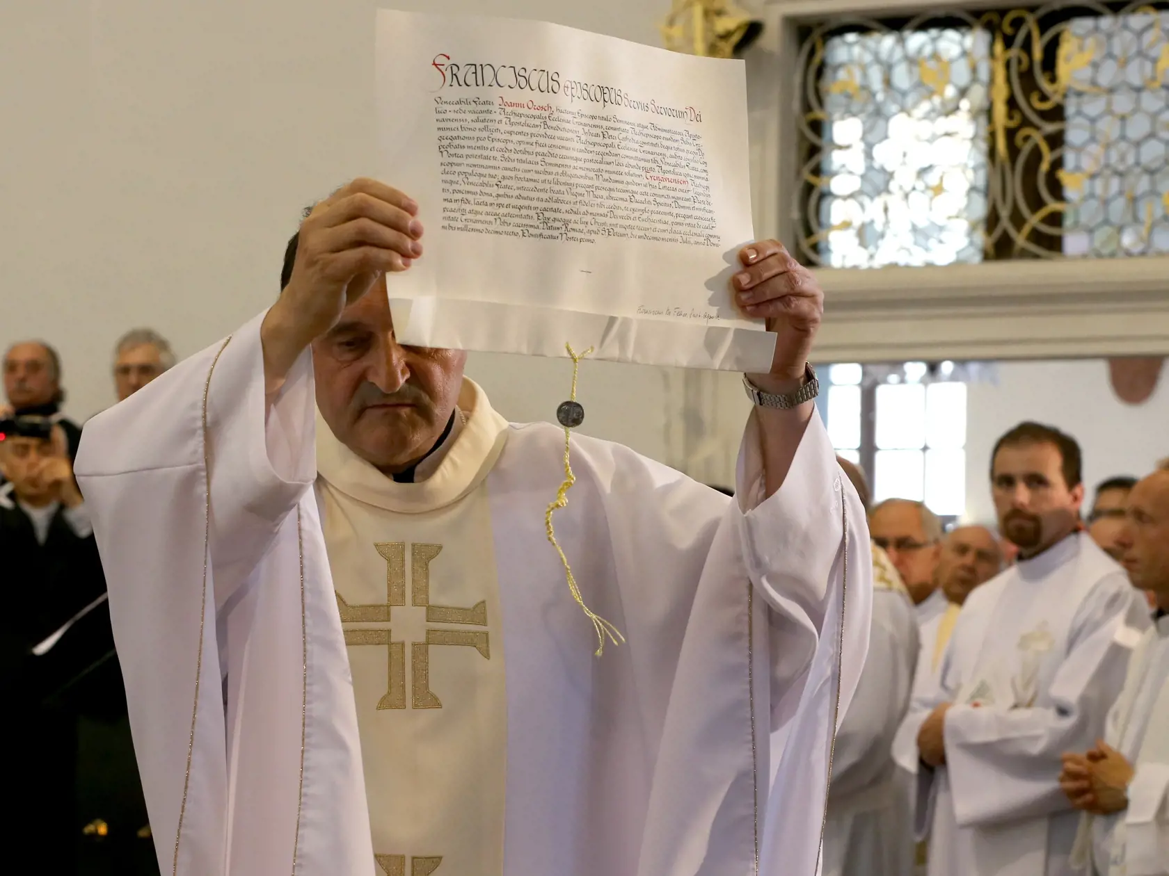 Regióny: Svätý Otec František vymenoval nového trnavského arcibiskupa, stal sa ním doterajší apoštolský administrátor Ján Orosch. Do úradu ho uviedol bratislavský arcibiskup-metropolita Stanislav Zvolenský.