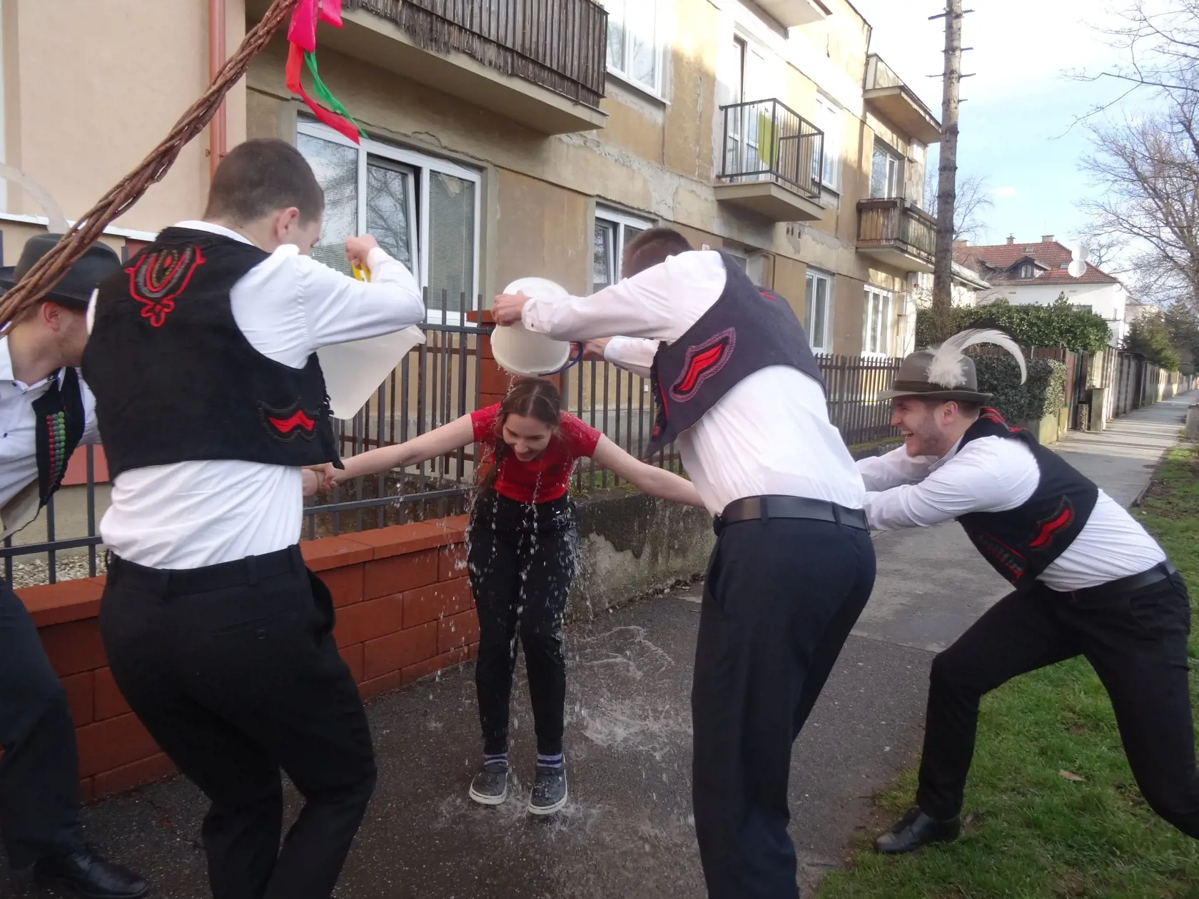 Prieskum potvrdzuje, že Slováci stále žijú folklórom.
