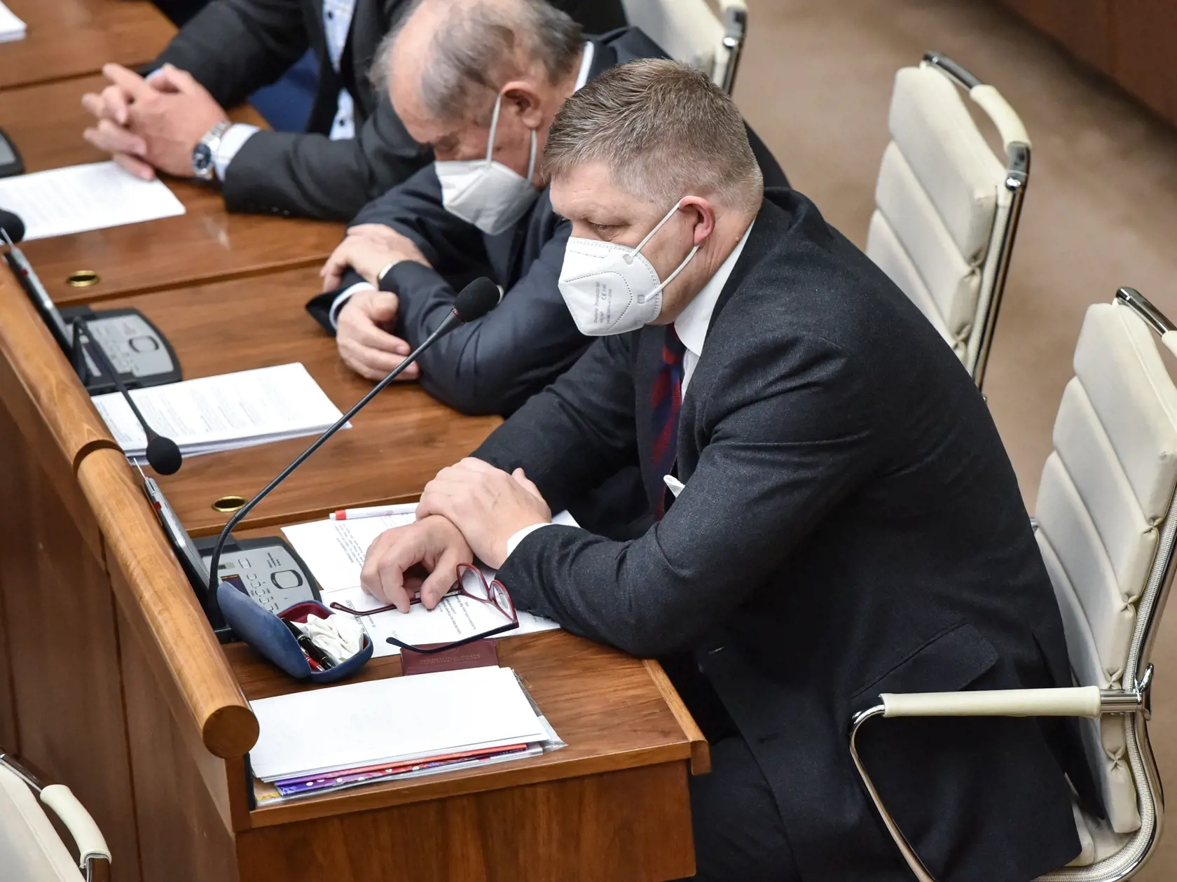 Mikulec podľa šéfa Smeru-SD Roberta Fica riadil činnosť obvinených vyšetrovateľov NAKA.