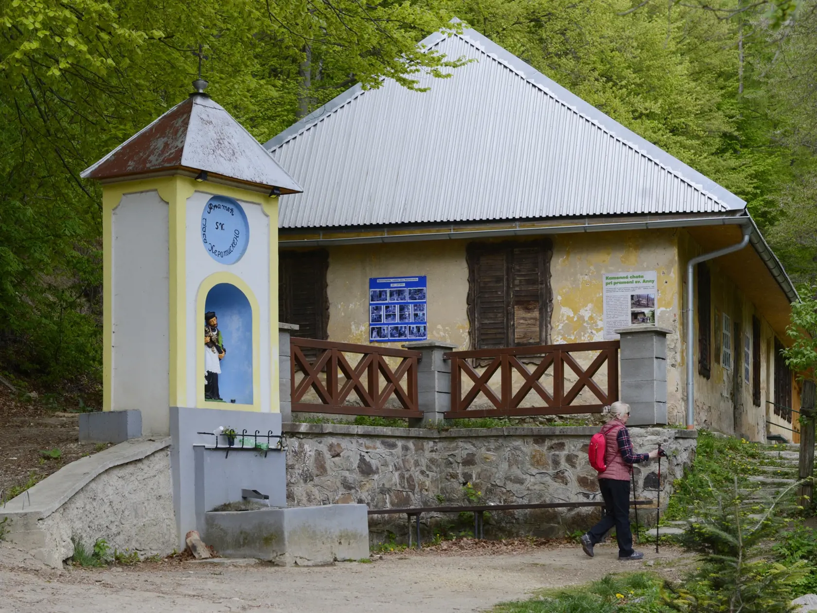 Pútnické miesto s kostolom sv. Anny sa nachádza cca 3 km nad obcou Rudník na Kobylej hore pri Košiciach. Už v 17. storočí na mieste kostola stála drevená kaplnka. Súčasný murovaný kostol bol postavený v roku 1750. V júli na Annu, prípadne počas blízkych víkendových dní, sa tu zvykne konať púť s odpustovou slávnosťou sv. Anny a sv. Joachima. Púte sa tu konali už začiatkom 18. storočia. Na tomto mieste sa v minulosti zastavovali baníci z Rudníka a obce Poproč počas cesty do práce v baniach obce Zl
