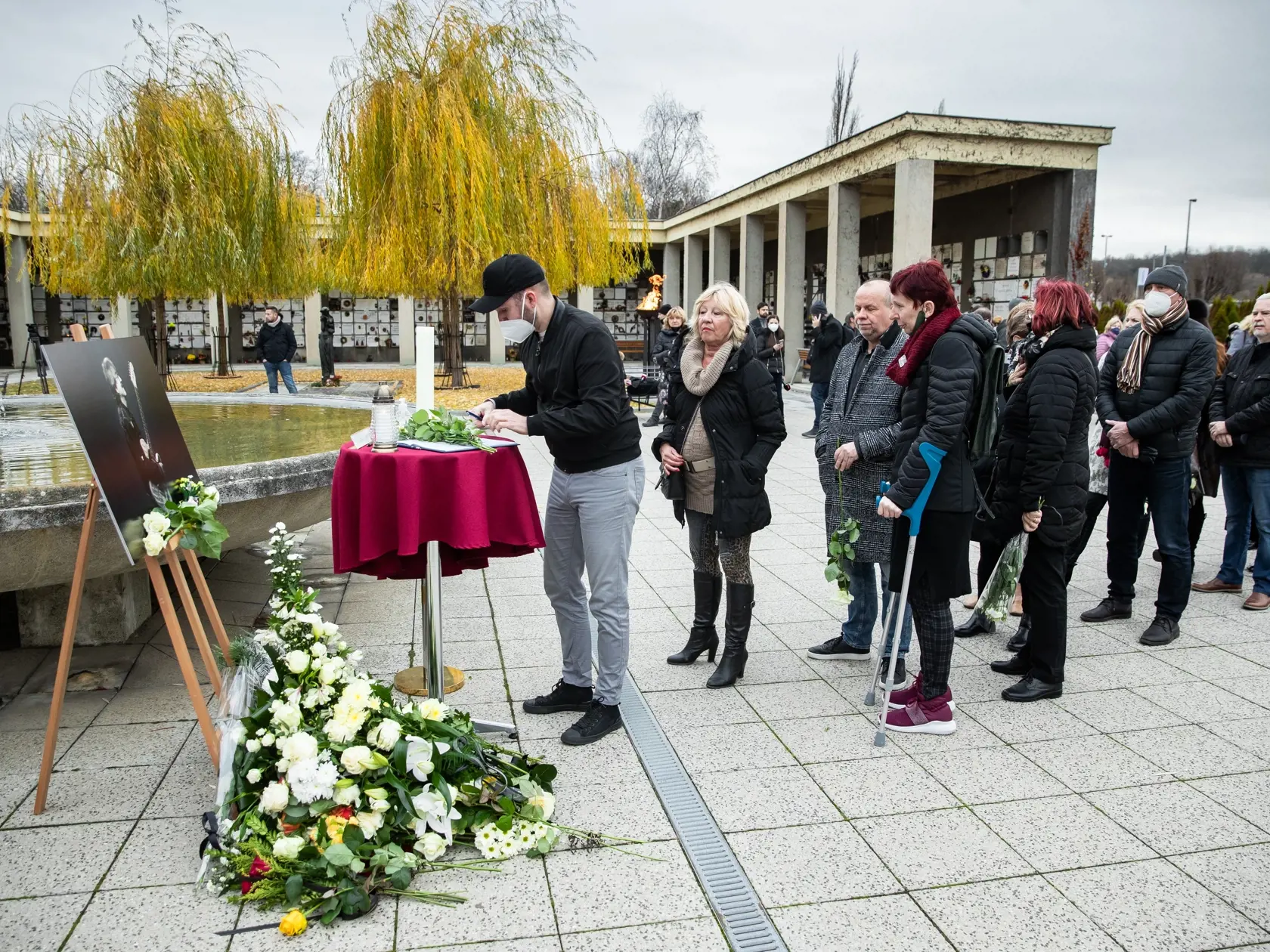 Pohreb speváka Miroslava Žbirku v pražskom krematóriu Strašnice.