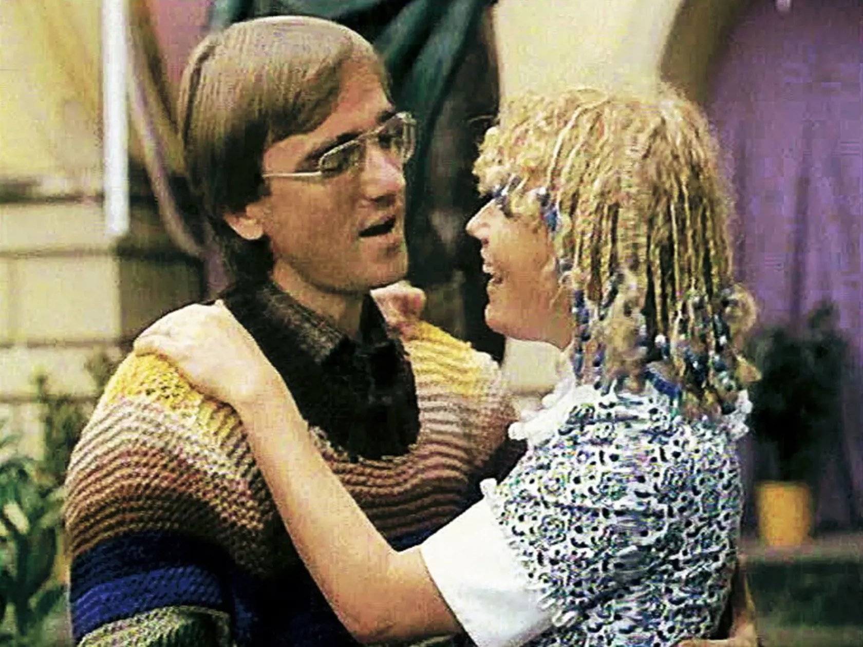 Marika Gombitová ako filmová Katka a Meky Žbirka ako jej priateľ v kultovom filmovom muzikáli Neberte nám princeznú.