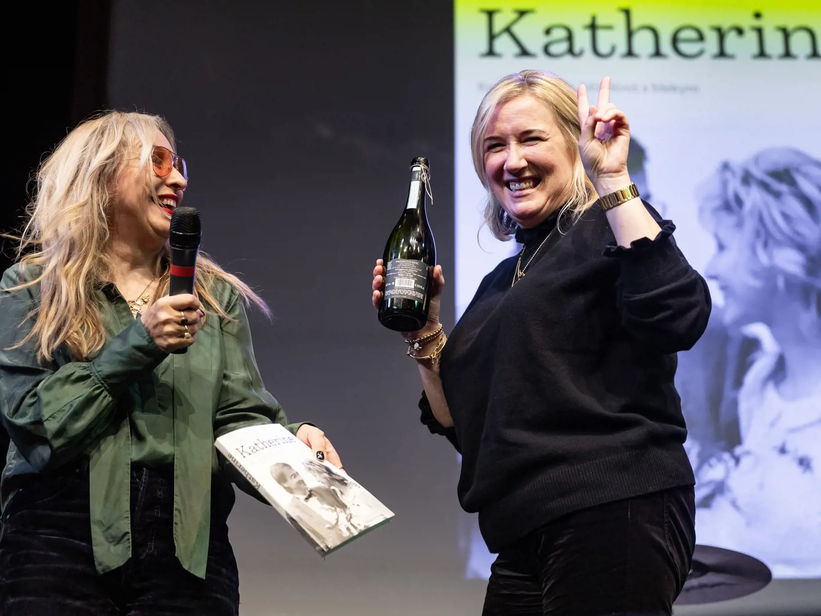 Krst knihy “Katherine” o živote speváka Miroslava Žbirku v bratislavskom štúdiu L+S. Na snímke Denisa Žbirková a Katarína Žbirková. 